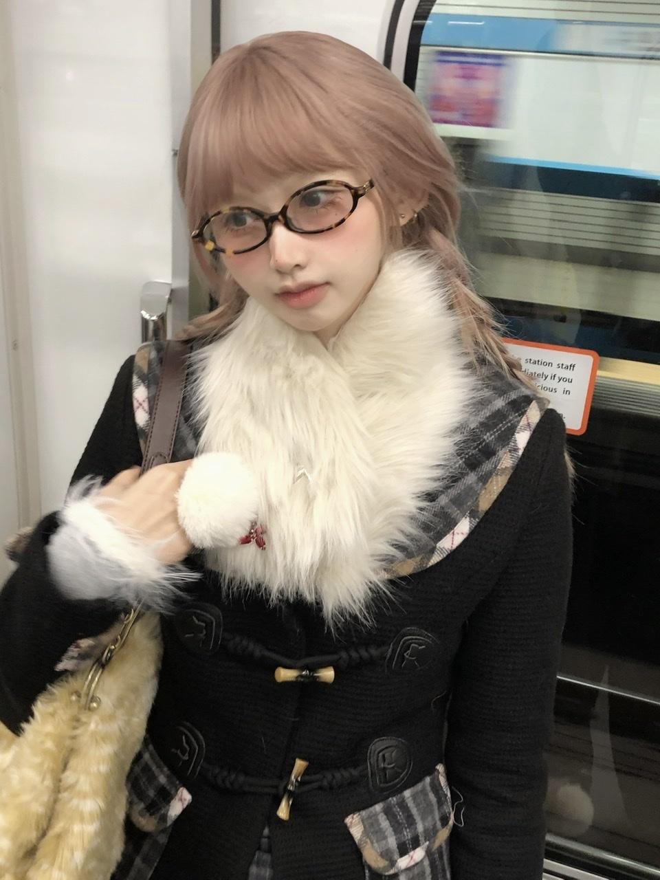 FinderMond FM Rhinestone Decor Color Block Faux Fur Women&