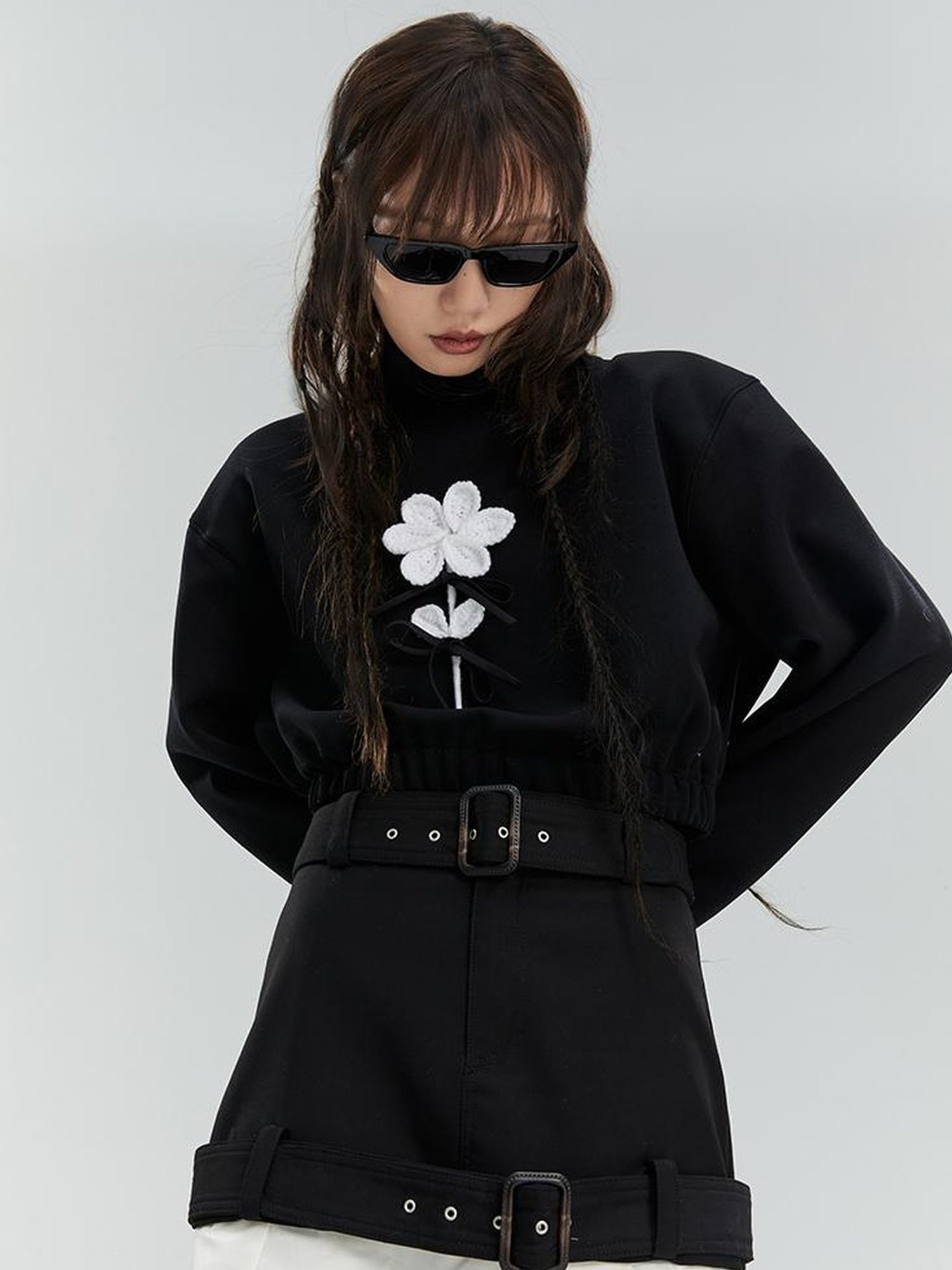 DIDDI MODA Floral Cropped Sweatshirt With Adjustable Knit Blossoms