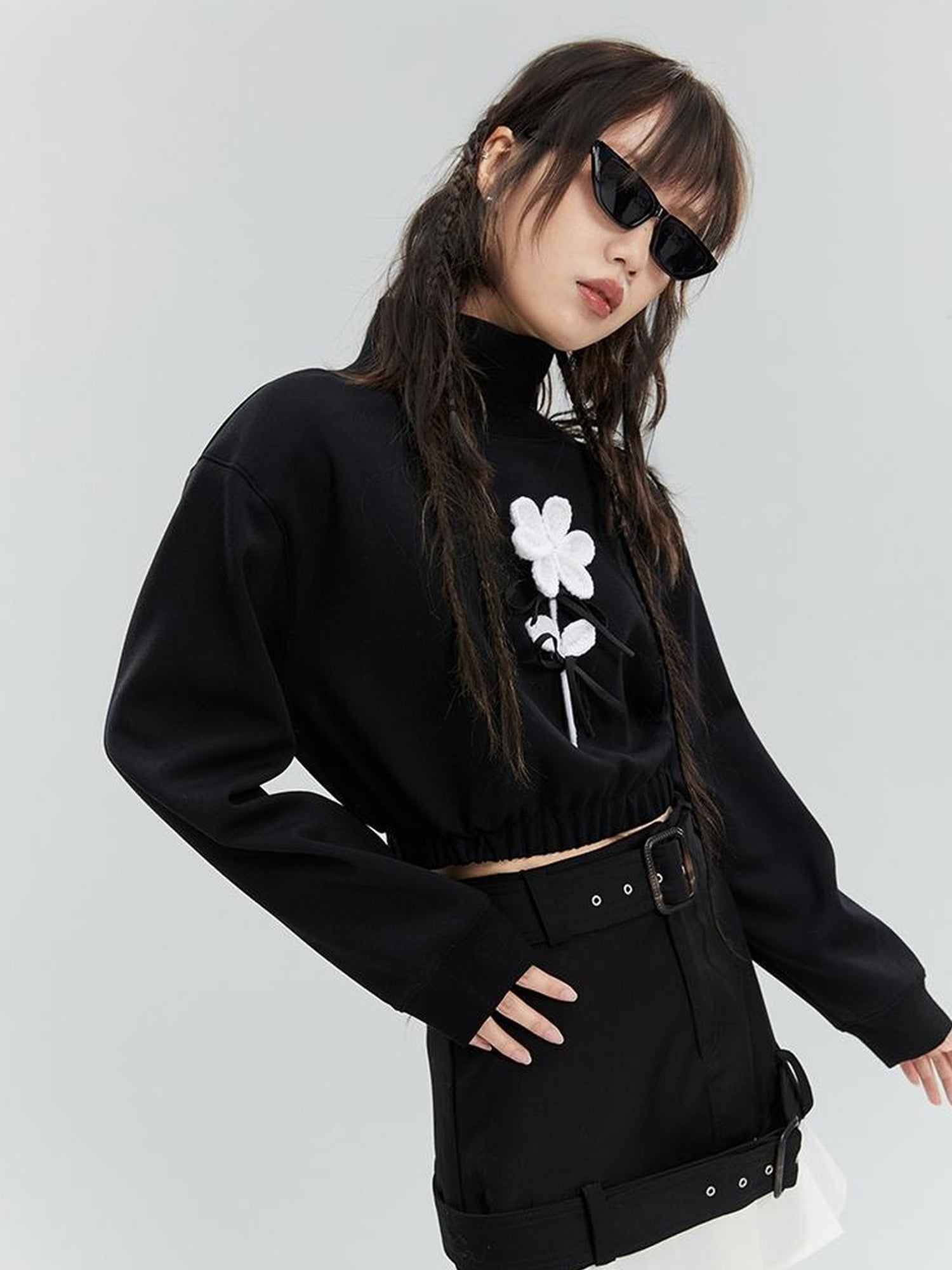 DIDDI MODA Floral Cropped Sweatshirt With Adjustable Knit Blossoms