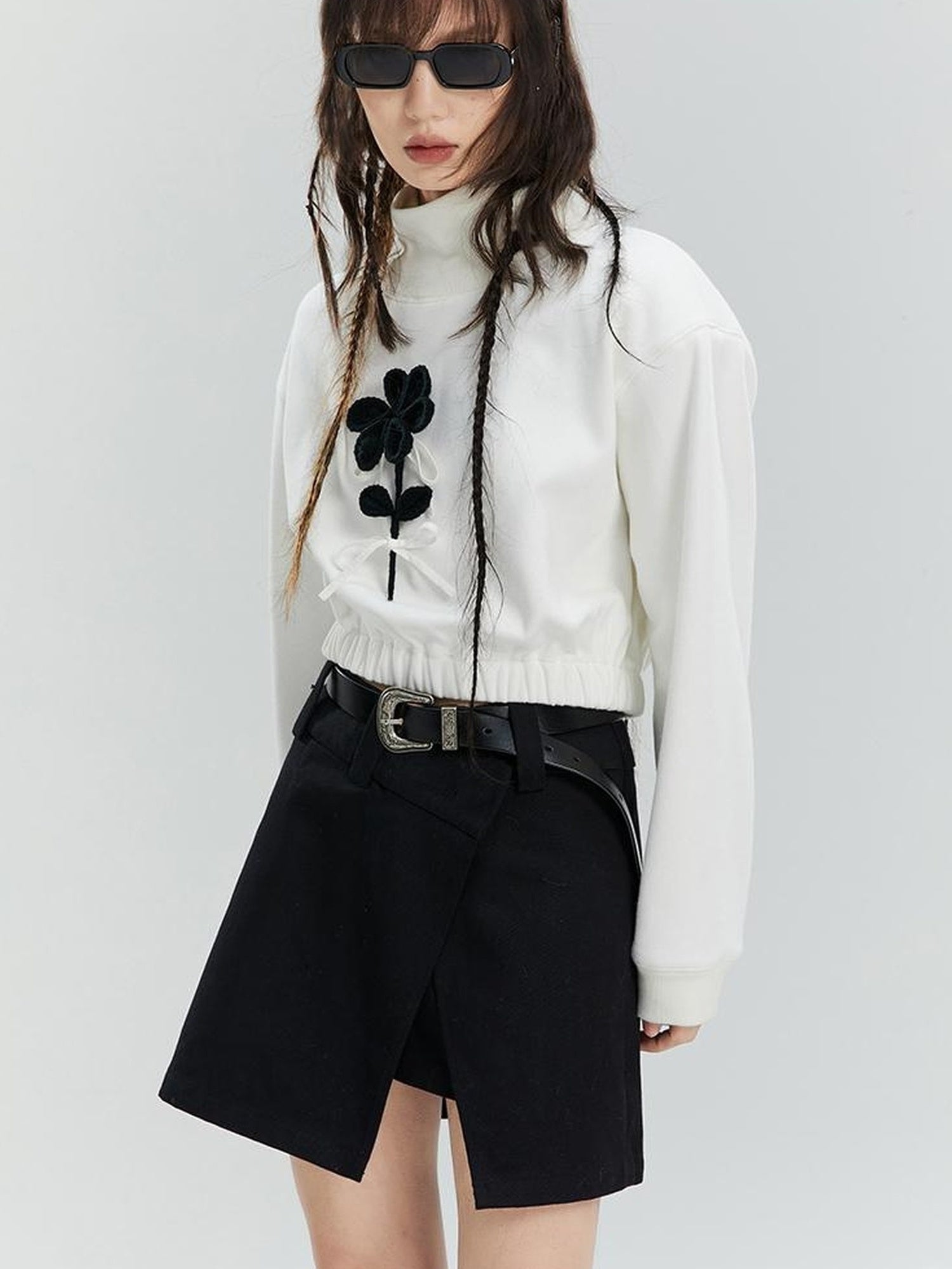 DIDDI MODA Floral Cropped Sweatshirt With Adjustable Knit Blossoms