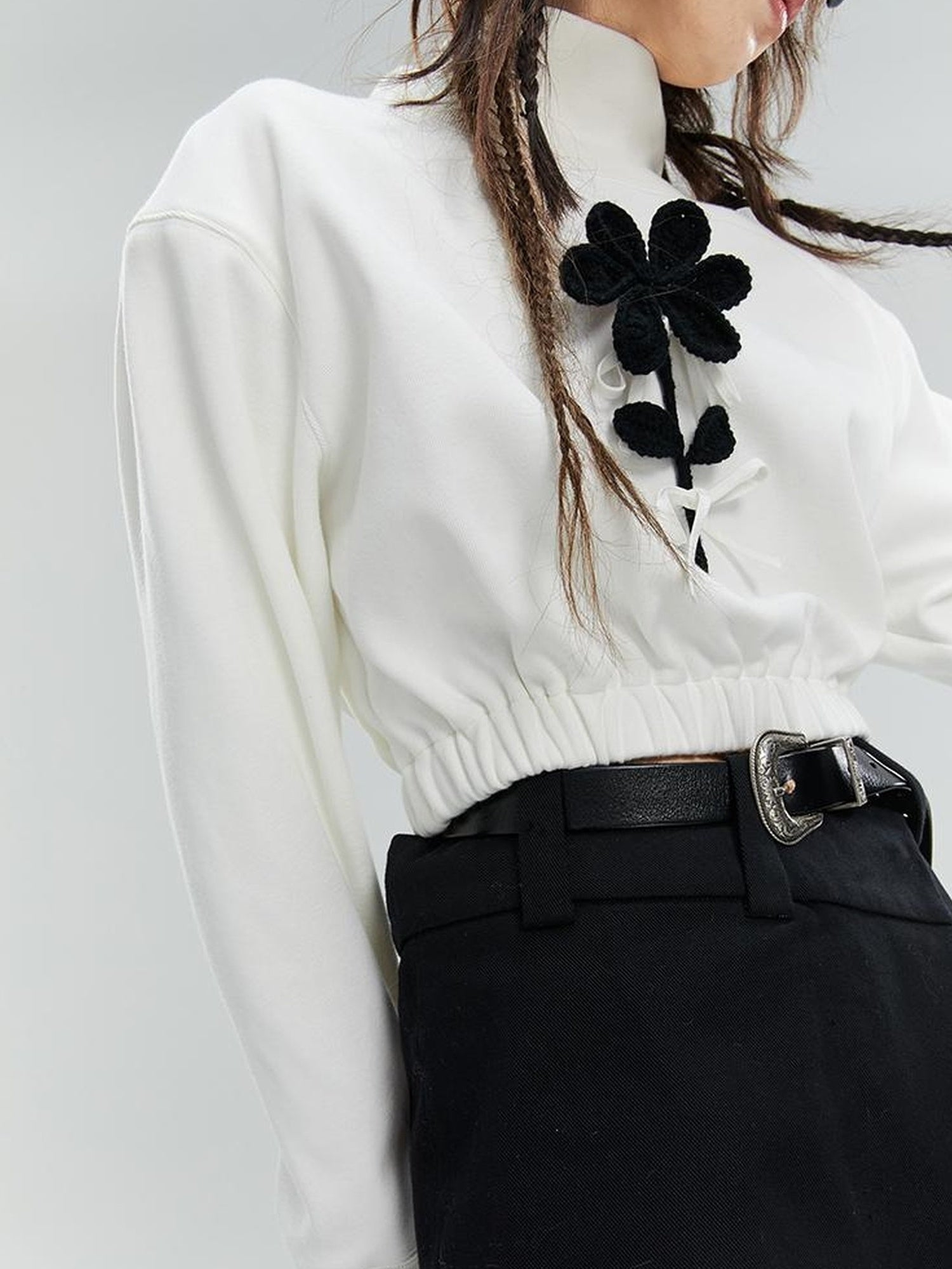 DIDDI MODA Floral Cropped Sweatshirt With Adjustable Knit Blossoms