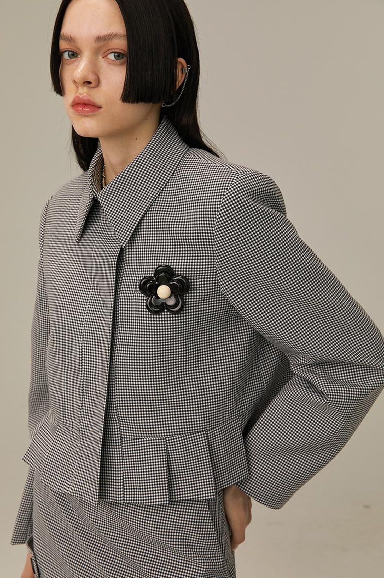 DIDDI MODA Floral Detachable Brooch Blazer Skirt Set