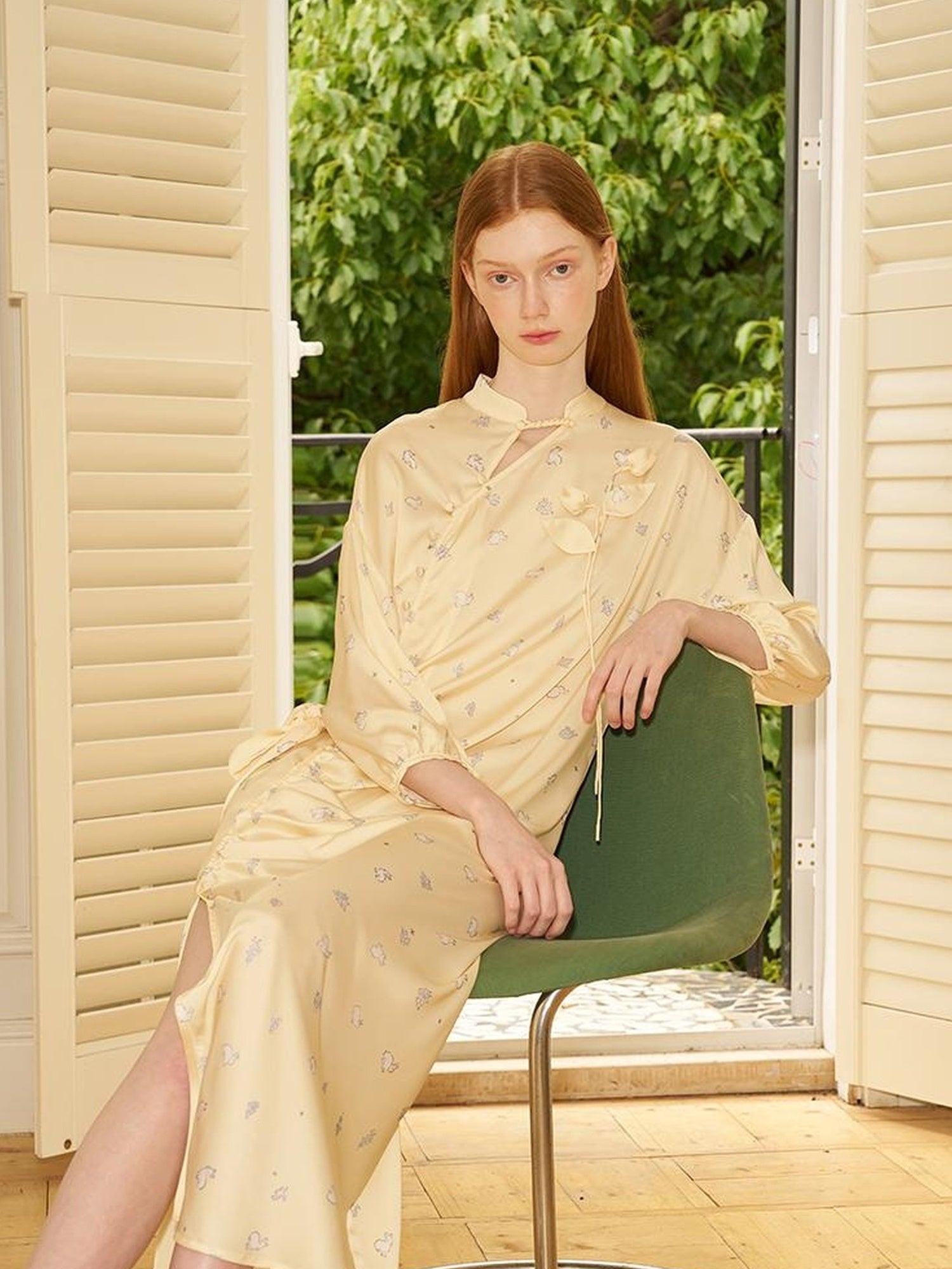 DIDDI MODA Floral Embroidered Asymmetric Qipao Dress With Side Slit