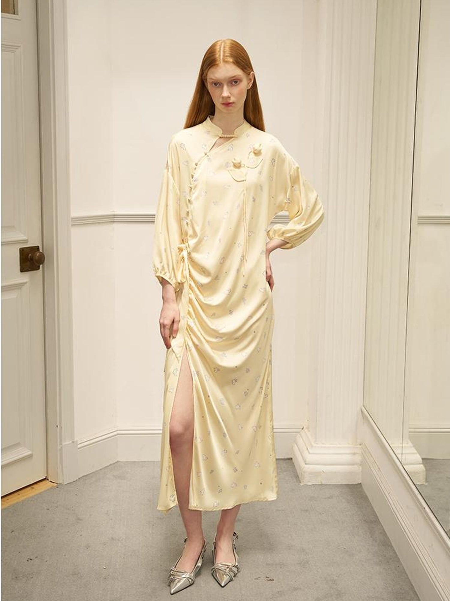 DIDDI MODA Floral Embroidered Asymmetric Qipao Dress With Side Slit