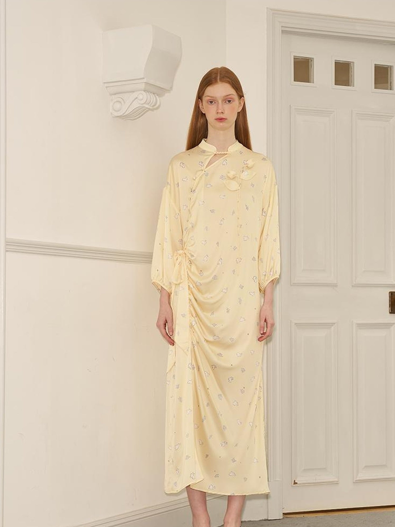 DIDDI MODA Floral Embroidered Asymmetric Qipao Dress With Side Slit