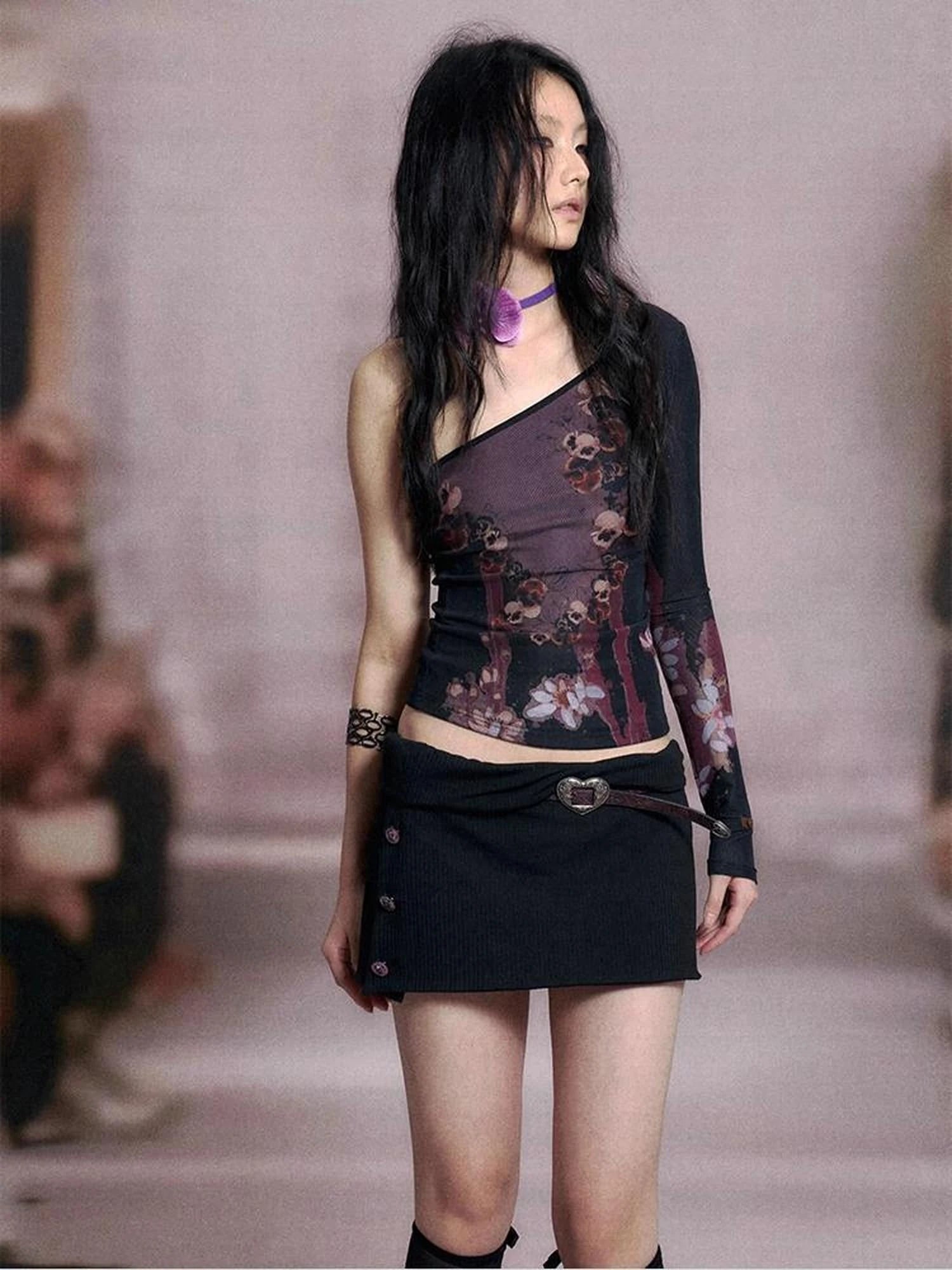 Cropped Mesh Knit Top Asymmetric Shoulder Print Design
