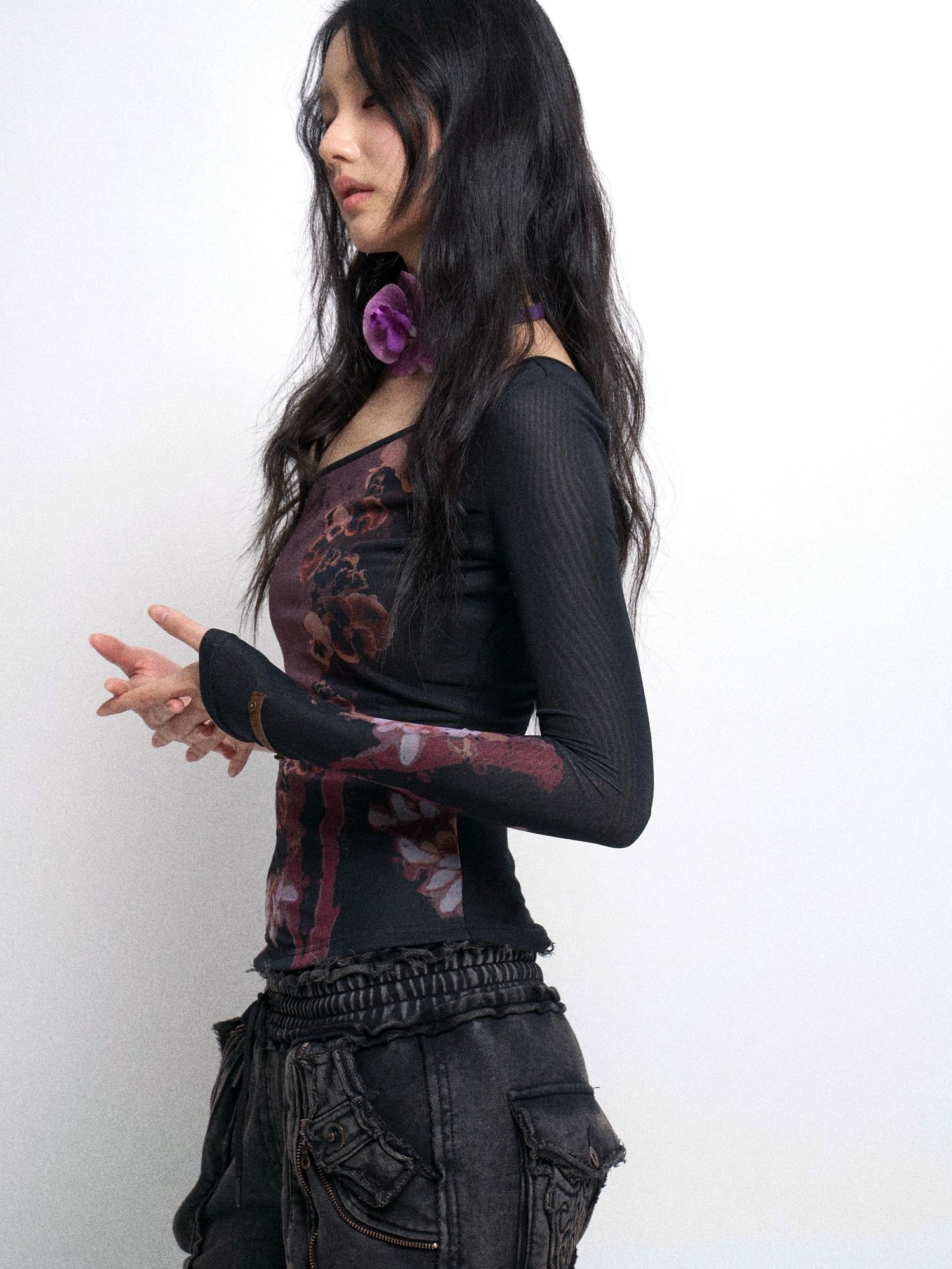 Cropped Mesh Knit Top Asymmetric Shoulder Print Design