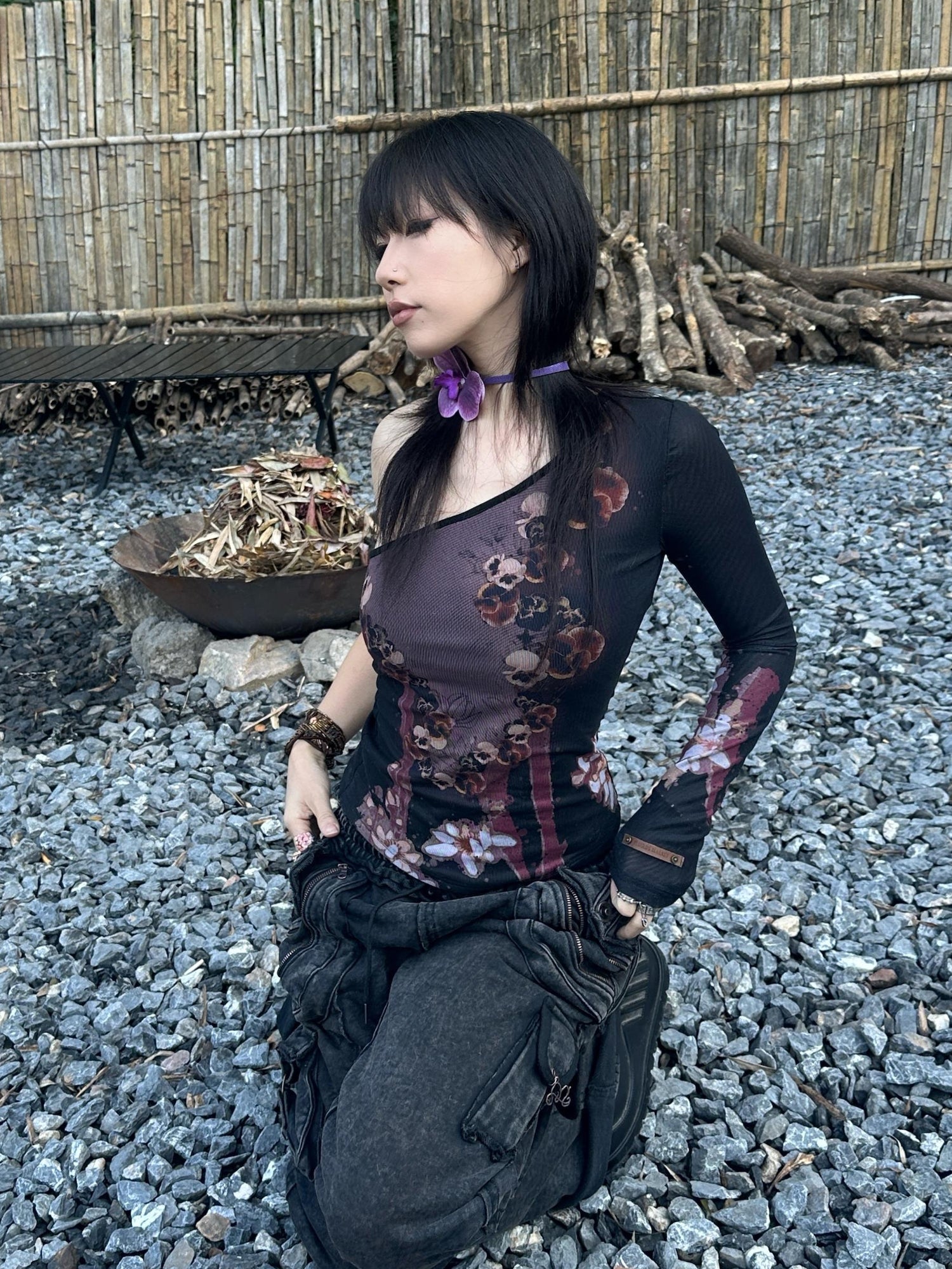 Cropped Mesh Knit Top Asymmetric Shoulder Print Design