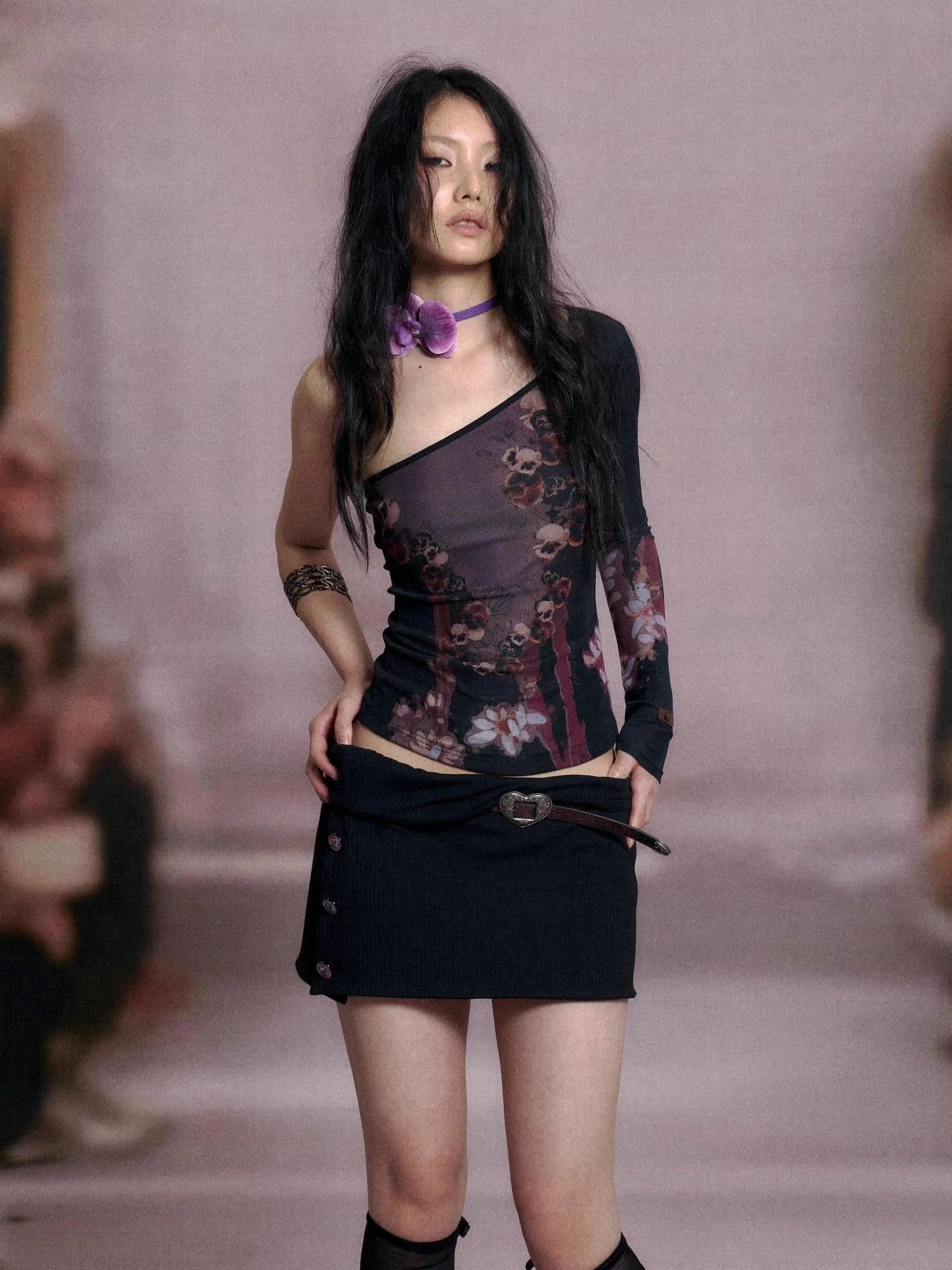 Cropped Mesh Knit Top Asymmetric Shoulder Print Design