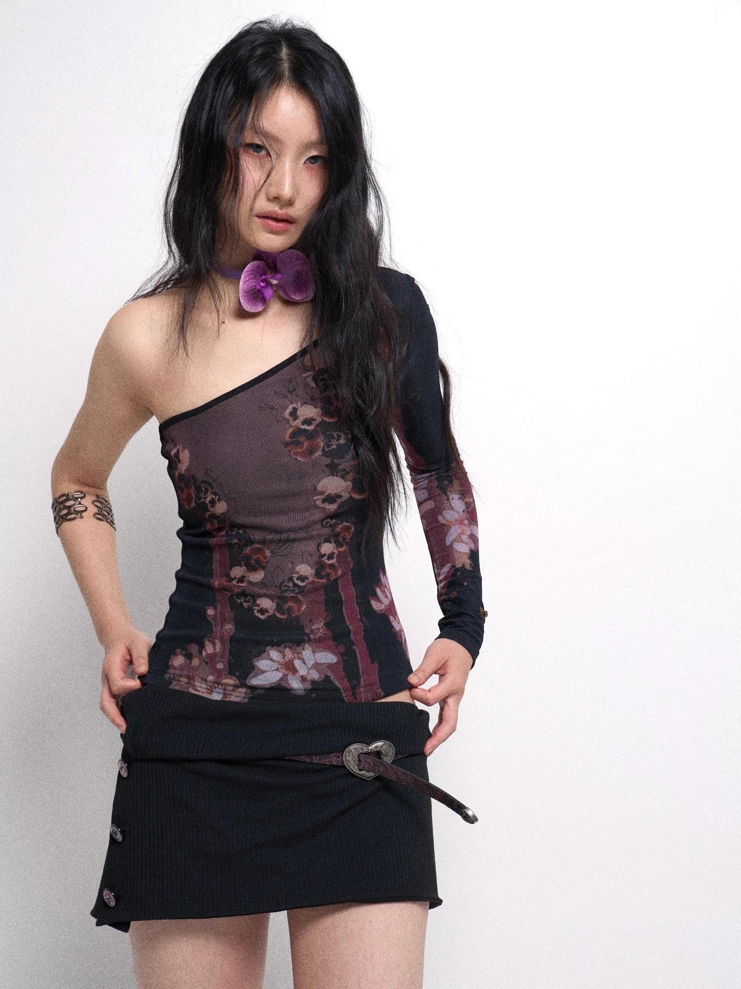 Cropped Mesh Knit Top Asymmetric Shoulder Print Design
