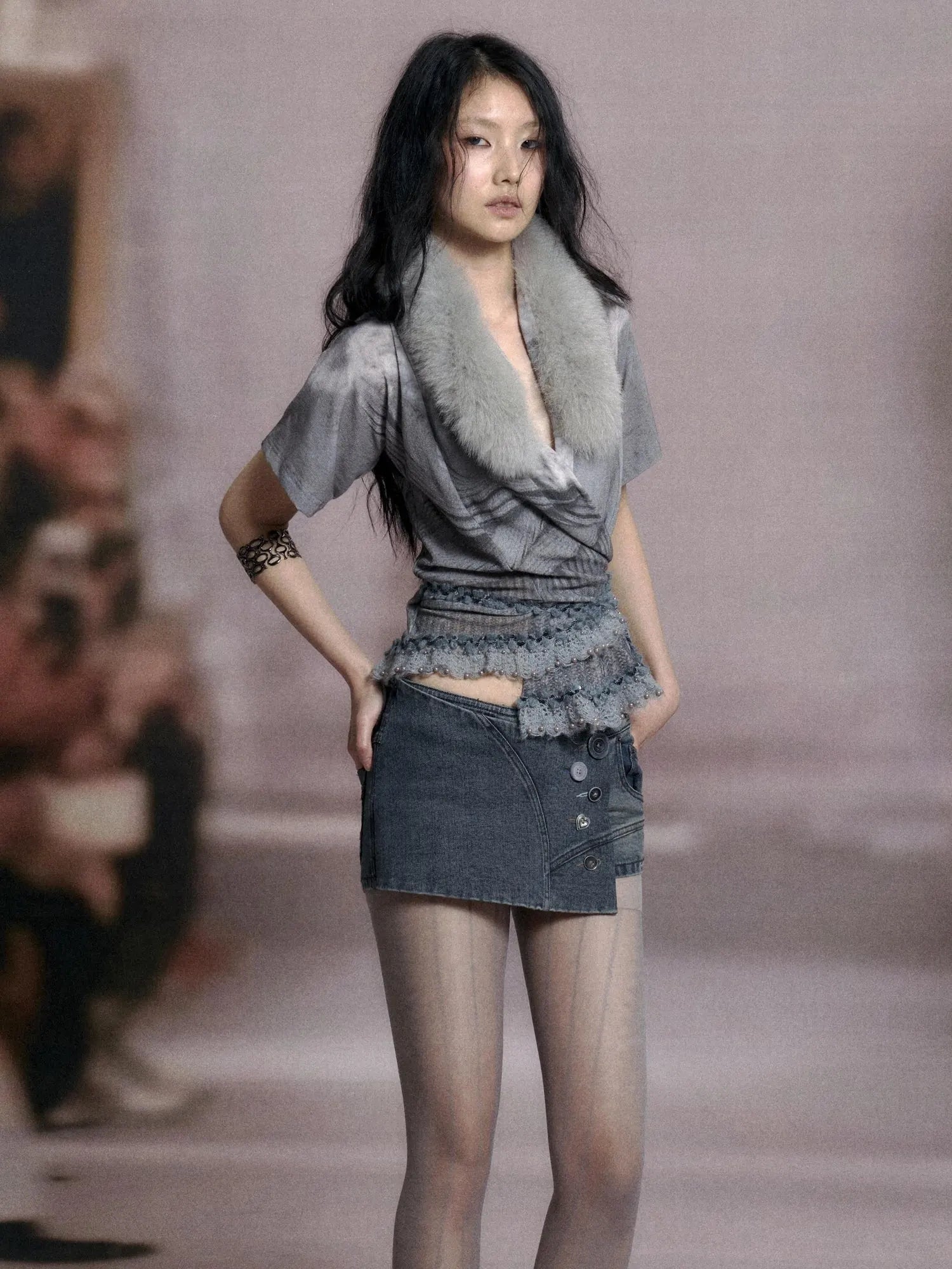 Low Waist Blue Grey Stretch Denim Shorts With Detachable Fur Trim