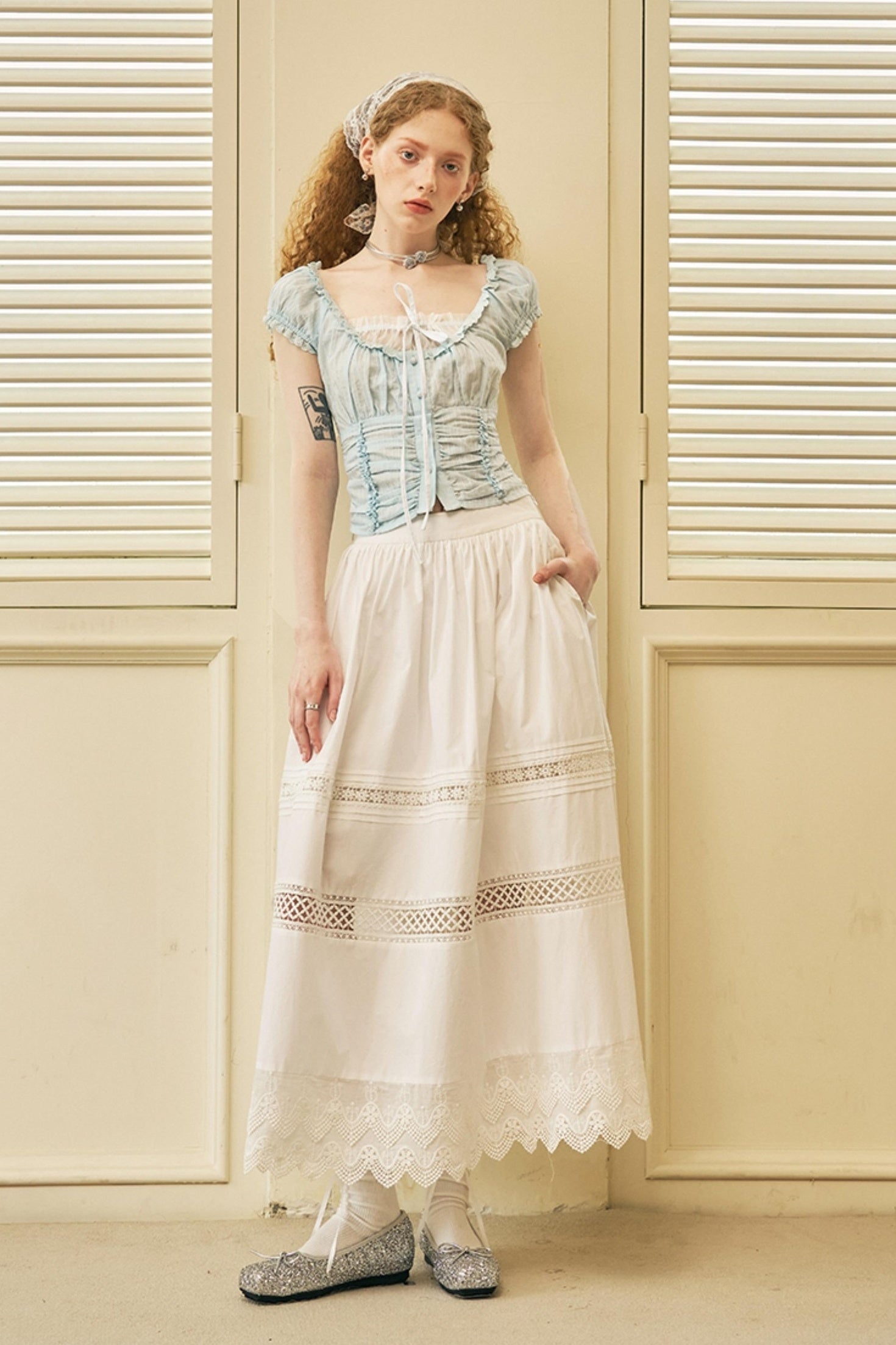 DIDDI MODA French Cotton Lace Trim Ruffled Fit Short Sleeve Blouse