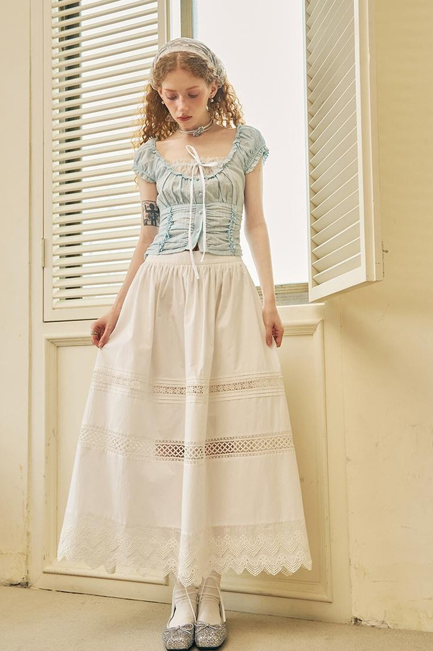 DIDDI MODA French Cotton Lace Trim Ruffled Fit Short Sleeve Blouse