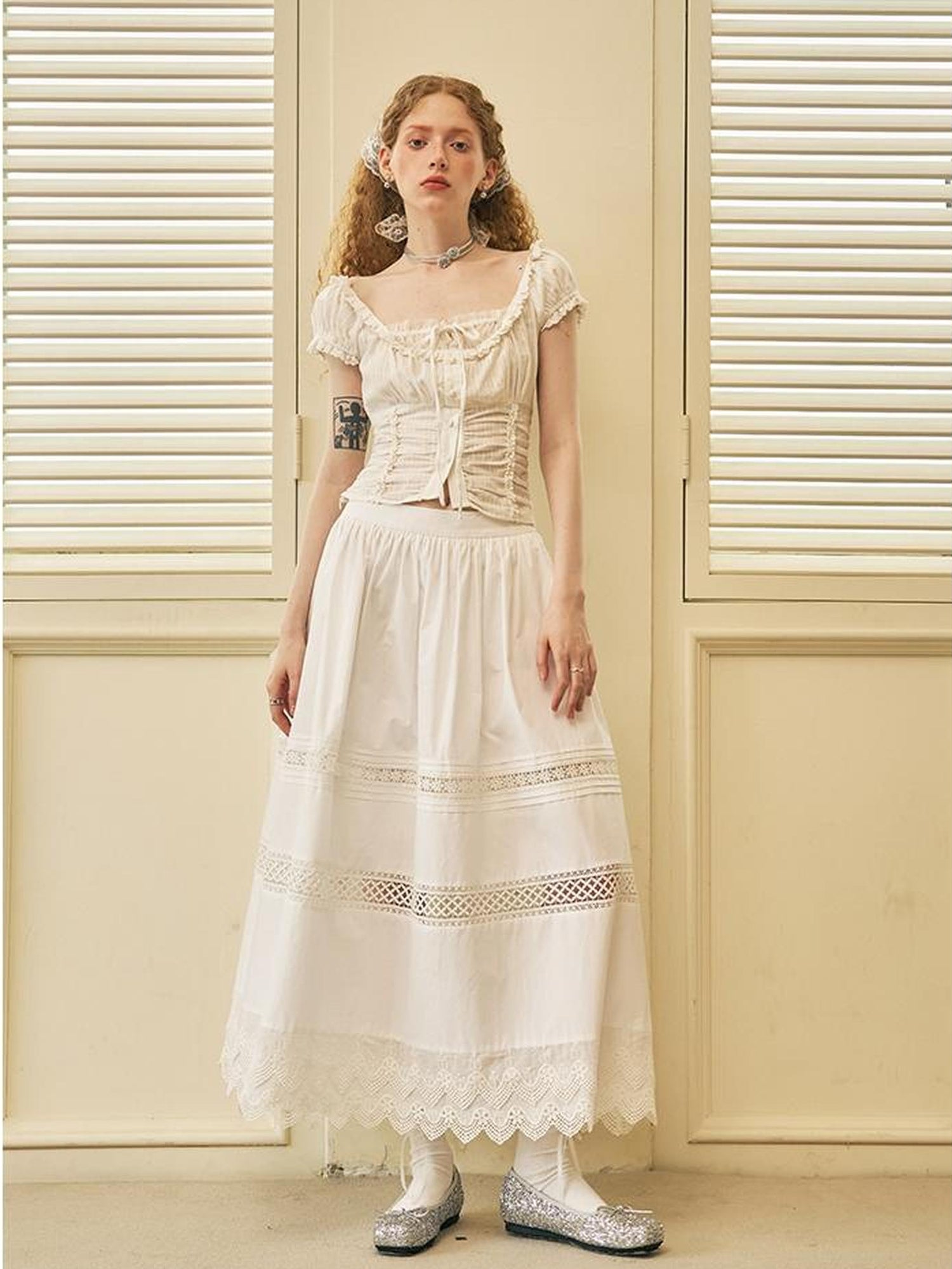 DIDDI MODA French Cotton Lace Trim Ruffled Fit Short Sleeve Blouse