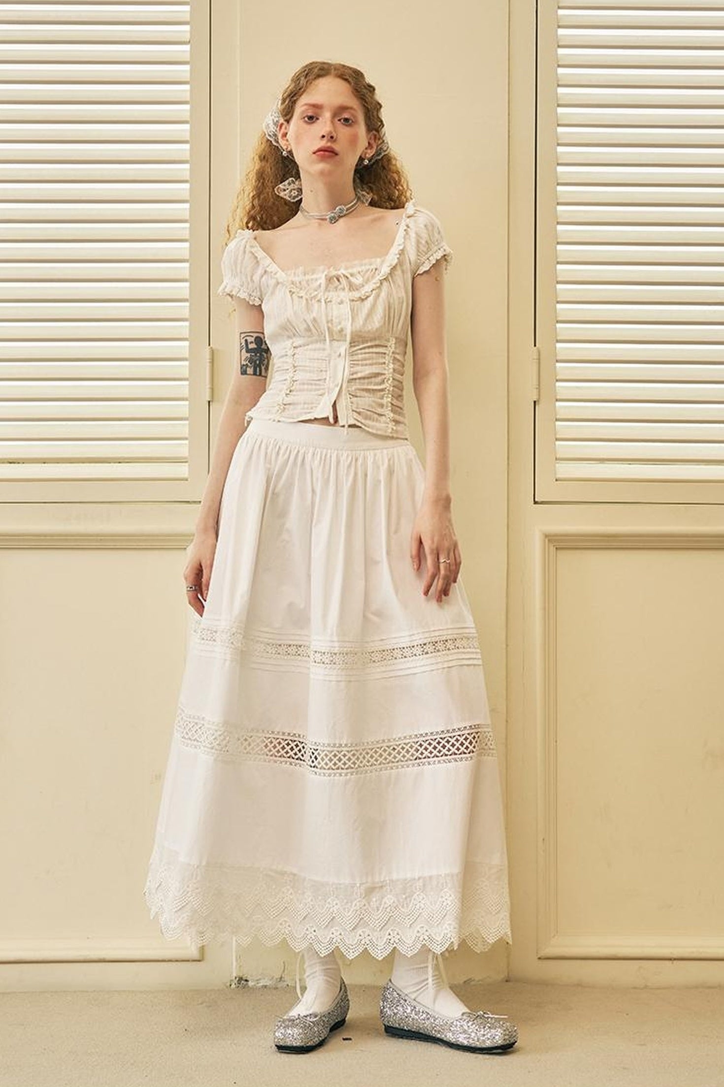 DIDDI MODA French Cotton Lace Trim Ruffled Fit Short Sleeve Blouse