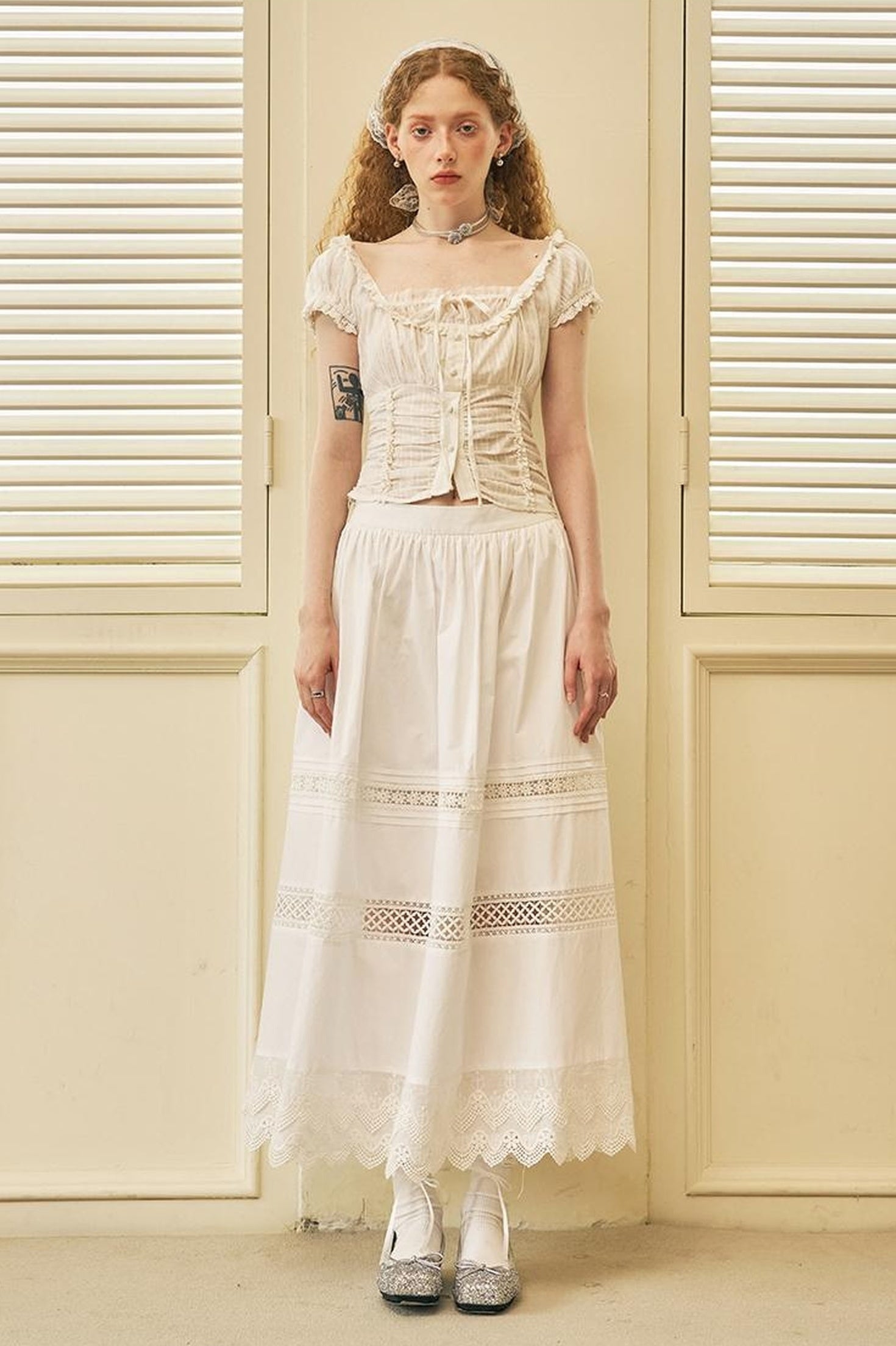 DIDDI MODA French Cotton Lace Trim Ruffled Fit Short Sleeve Blouse