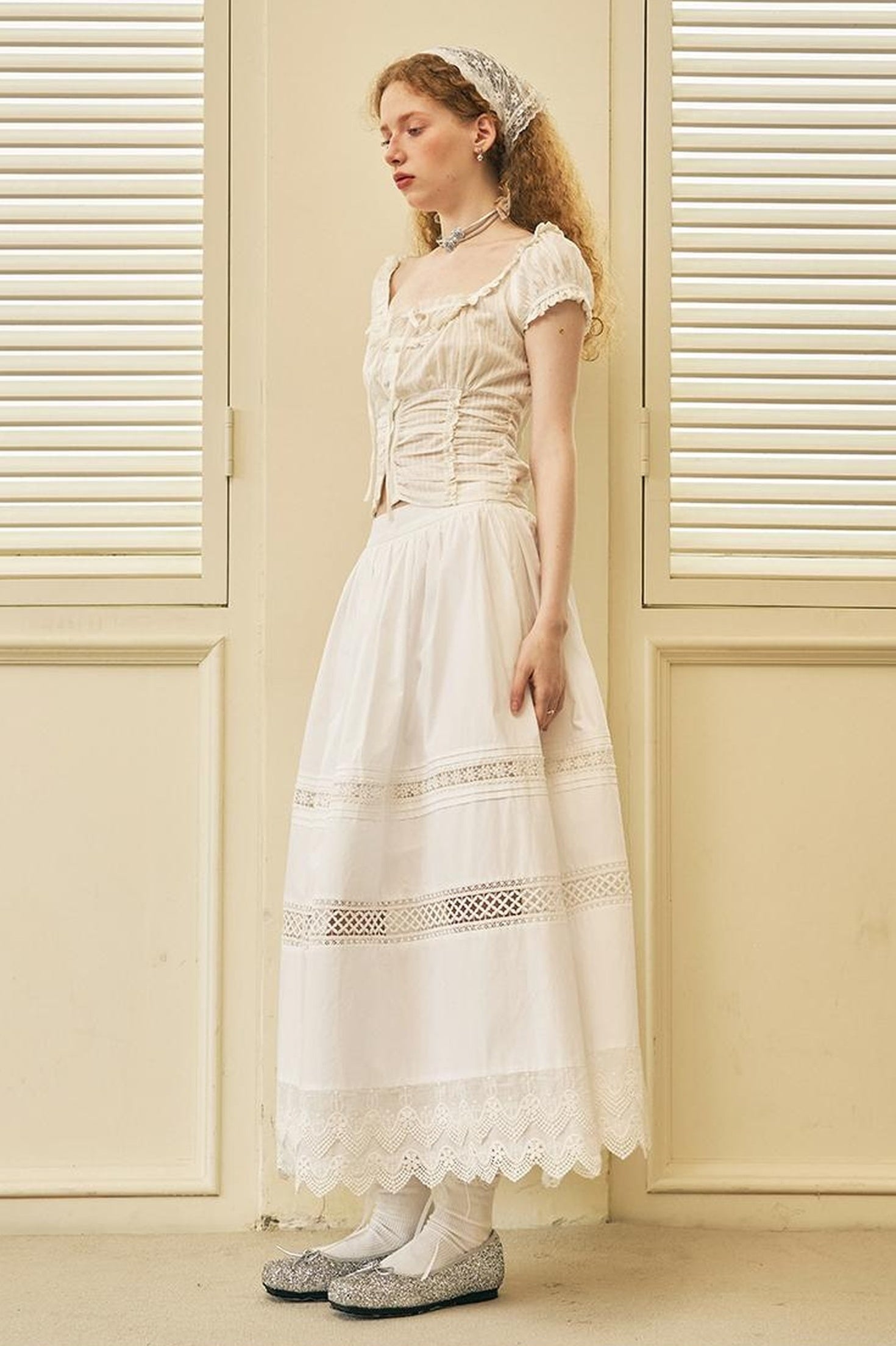 DIDDI MODA French Cotton Lace Trim Ruffled Fit Short Sleeve Blouse