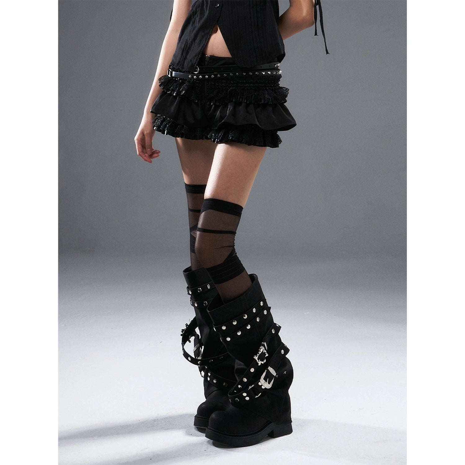 Frustration_Garden_Punk_Lace_Ballet_Flounce_Low_Waist_Bloom_Shorts_MISSTT