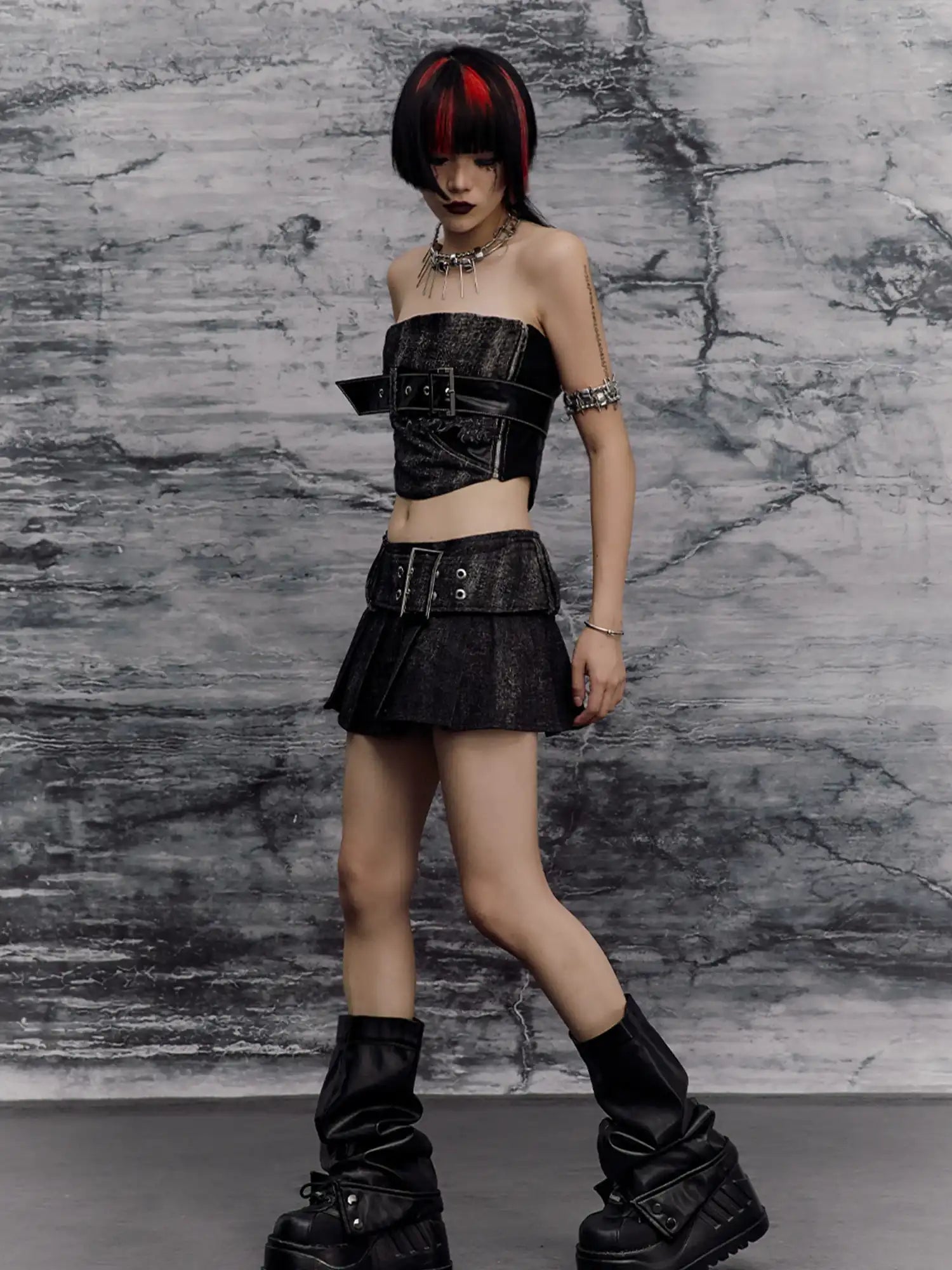 Frustration Garden Punk Stacked Leg Sleeves V-neck T-shirt Long Sleeve