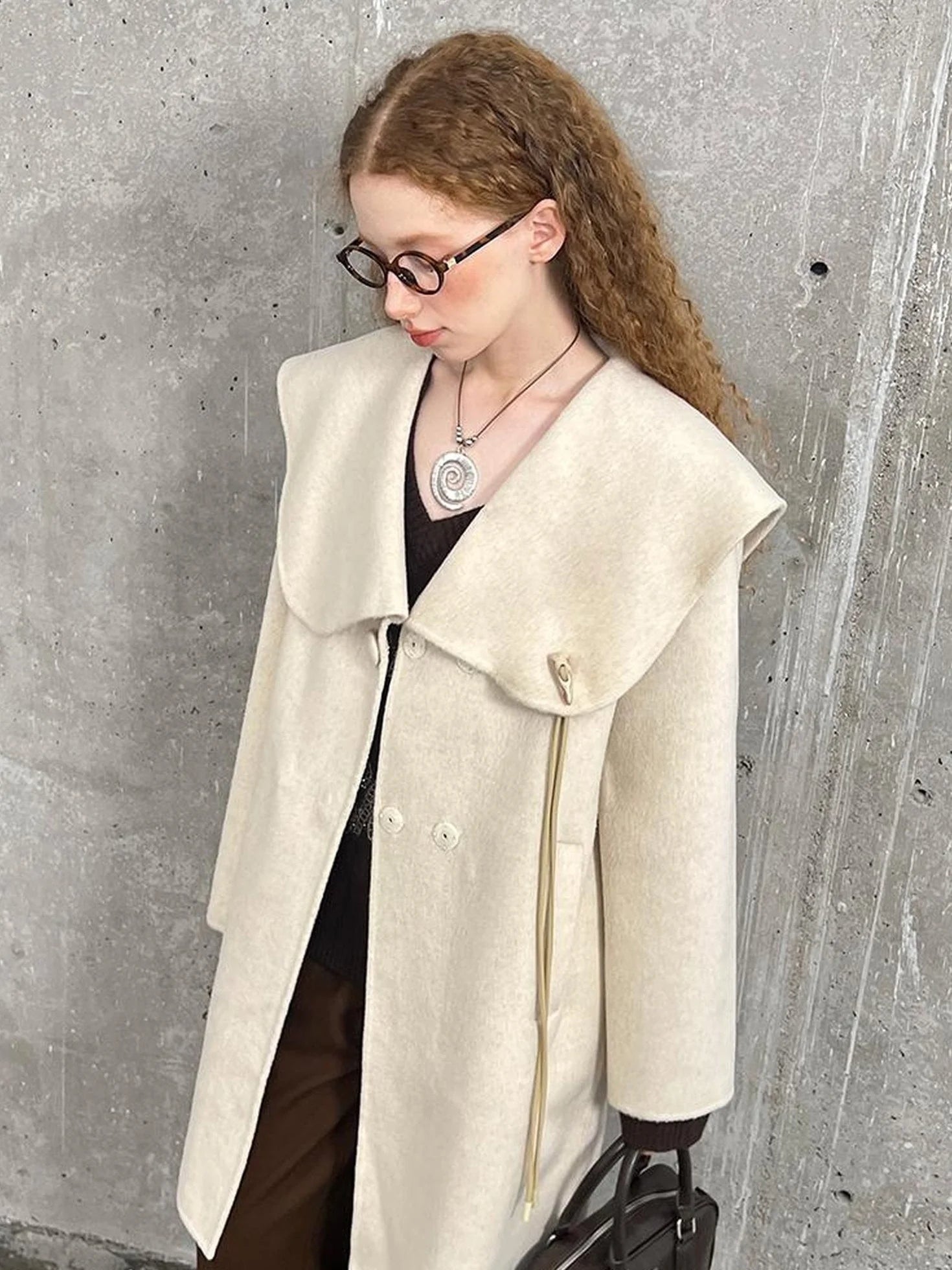 Gallery Girl Oversized Collar Wool Coat With Horn Buttons