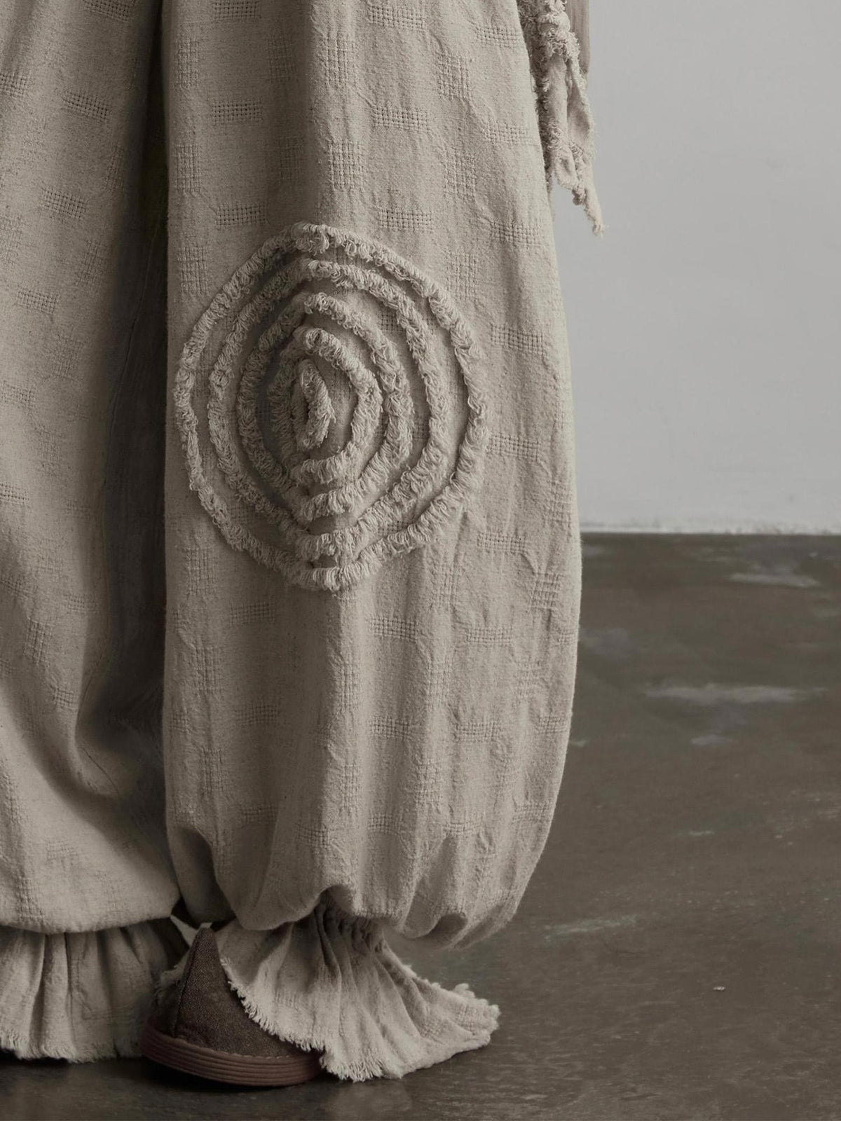 INDULGE Geometric 3d Cut Spiral Trim Drawstring Women&