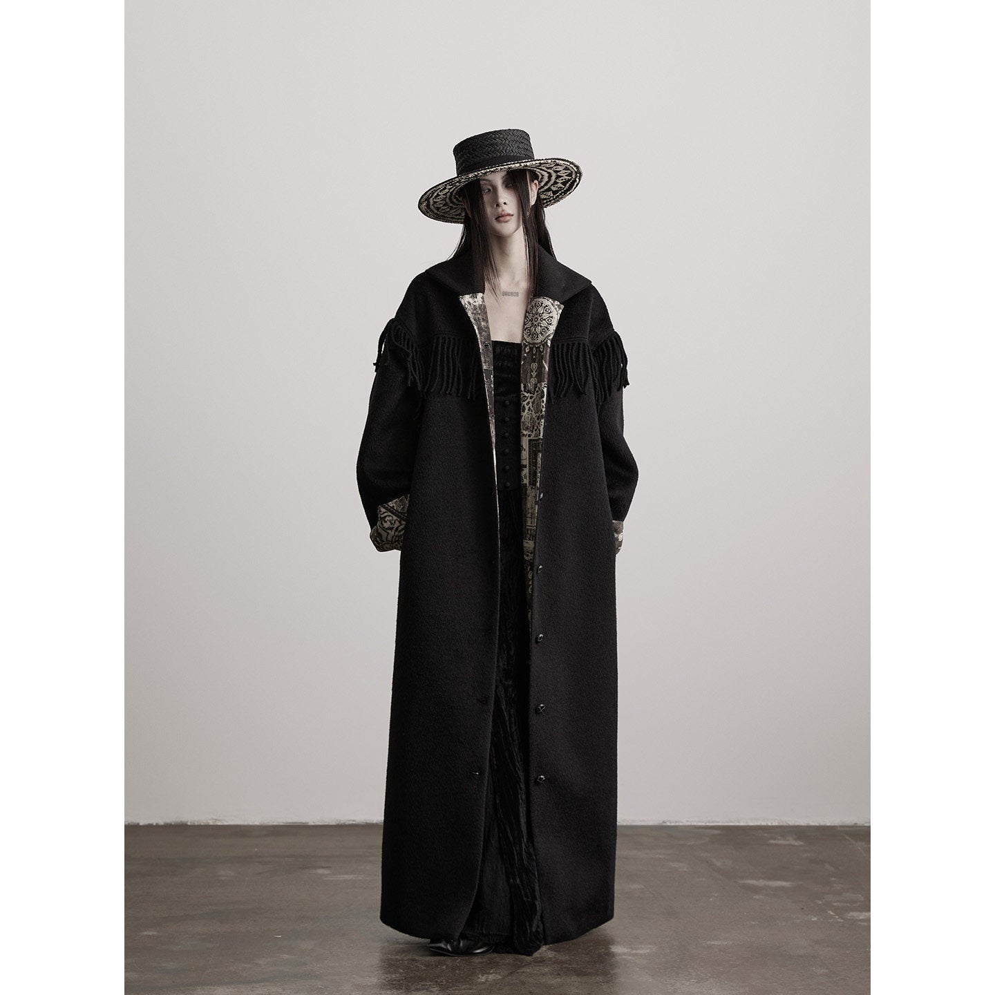 INDULGE_Wool_Blend_Thick_Loose_Fit_Commuter_Lapel_Collar_Black_Women_Long_Coats_MISSTT