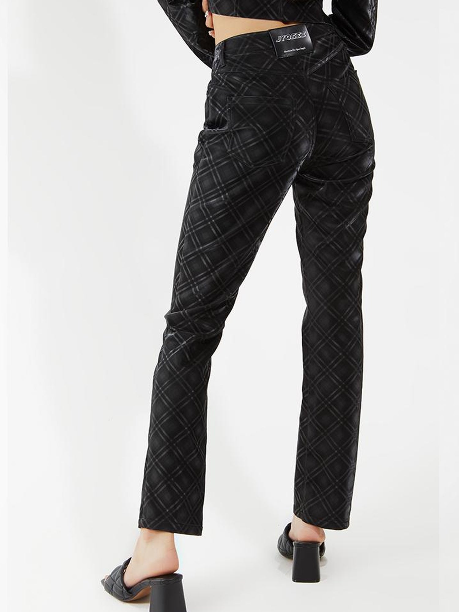 JYOSEI Black Grid Leather Set With Detachable Collar