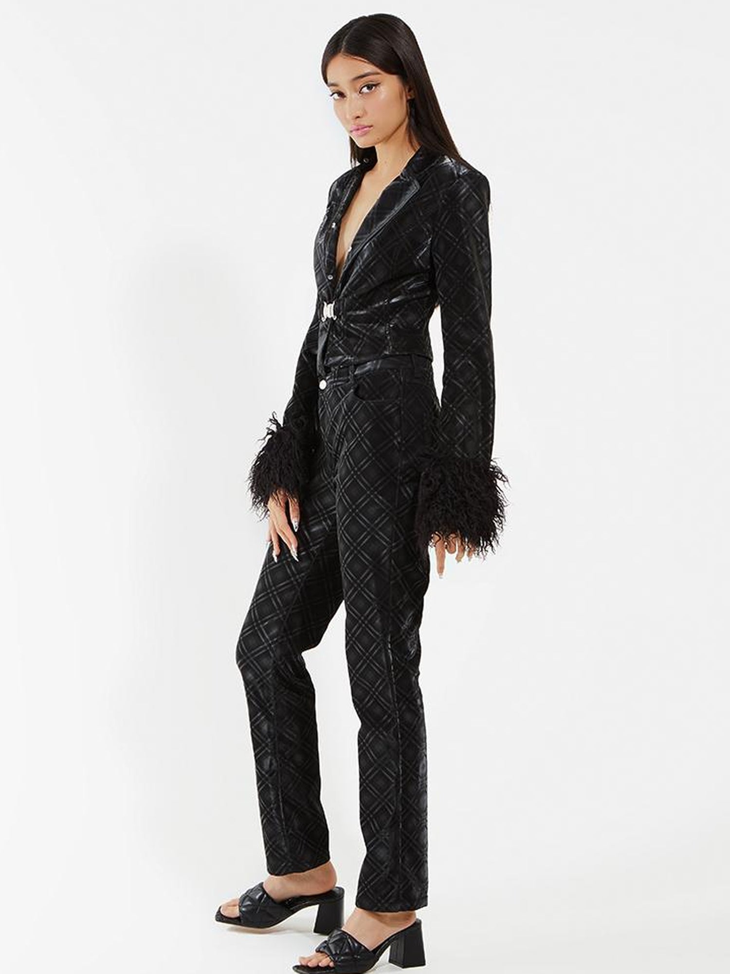 JYOSEI Black Grid Leather Set With Detachable Collar