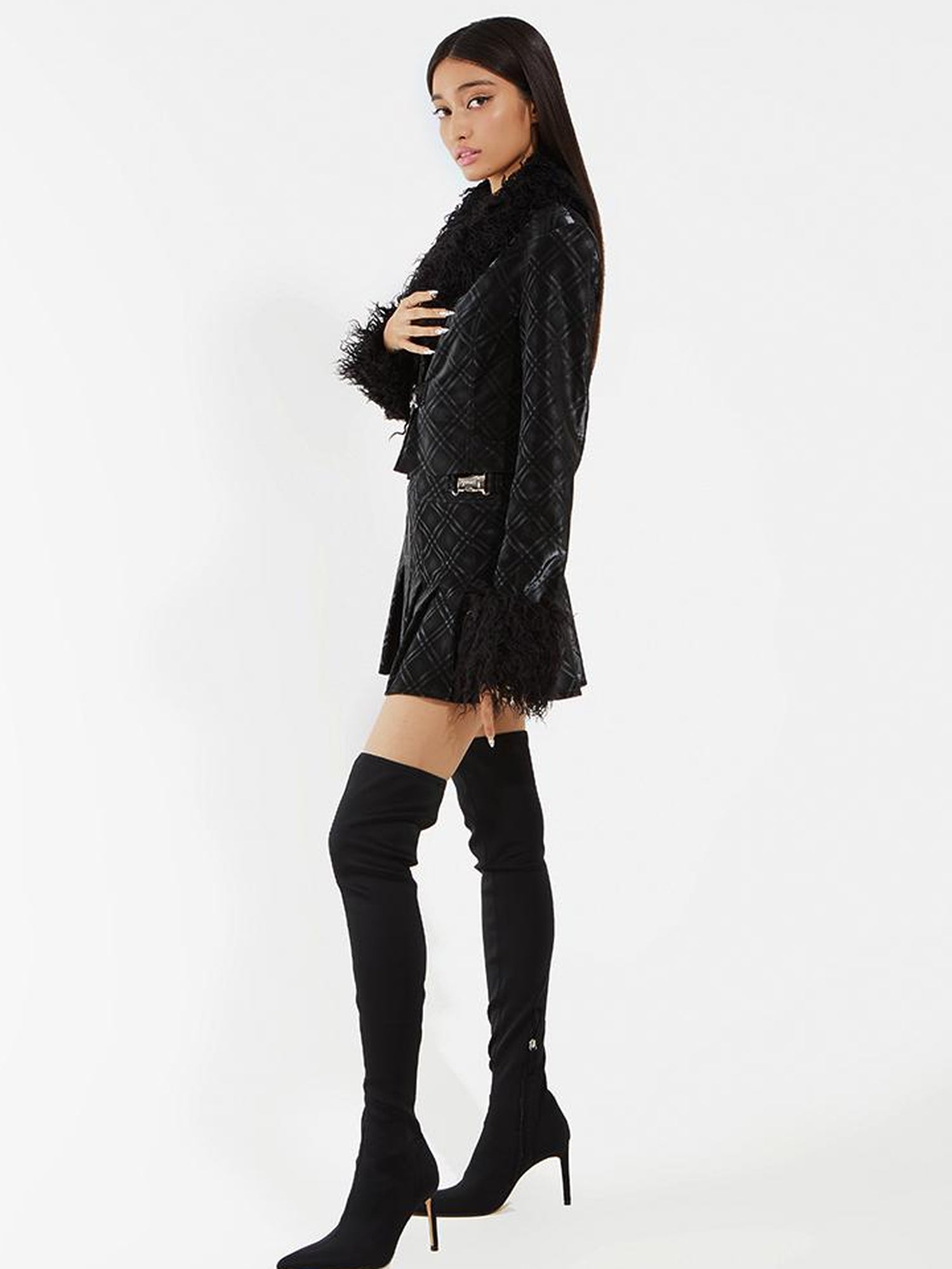 JYOSEI Black Grid Leather Set With Detachable Collar