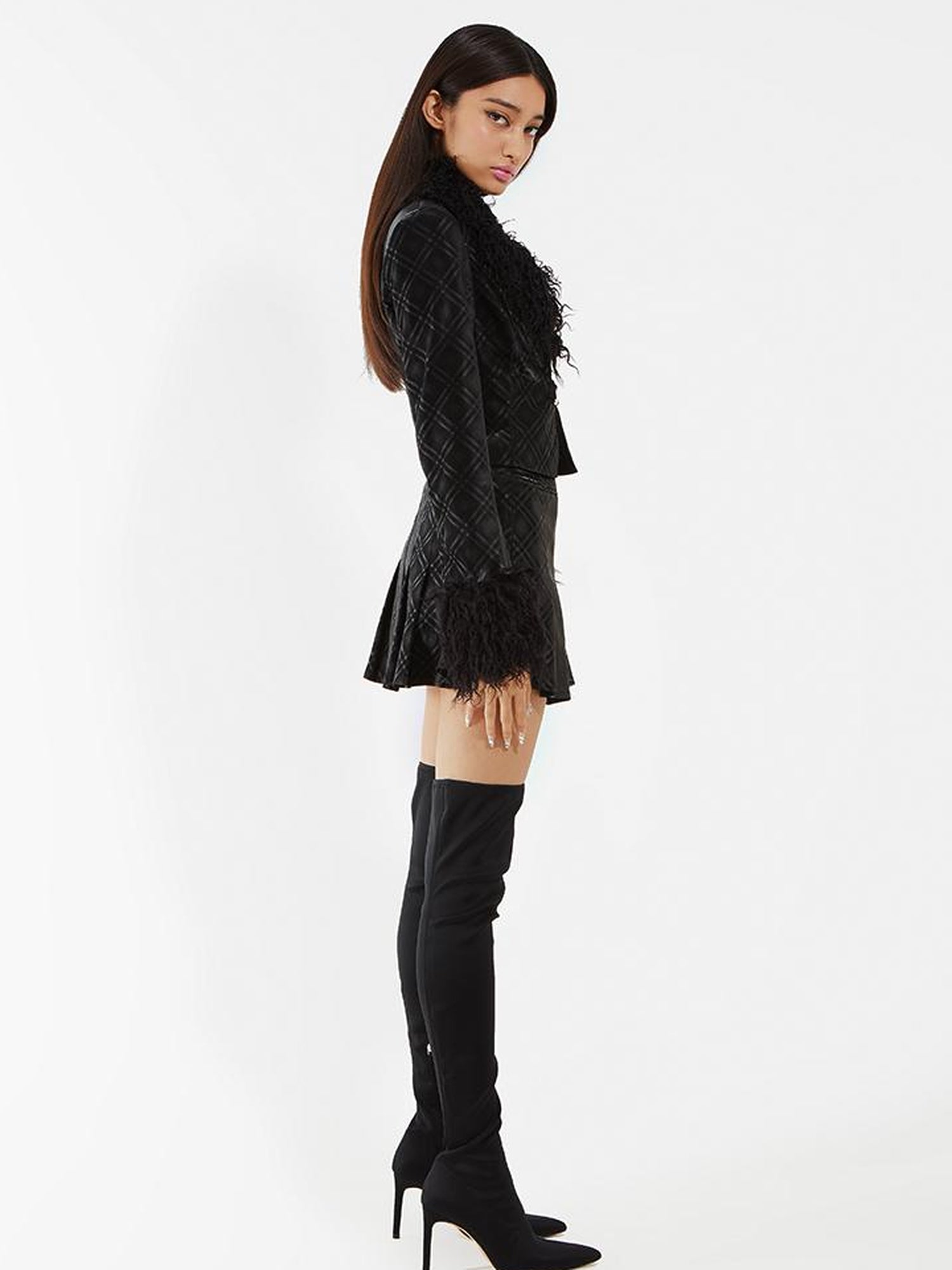 JYOSEI Black Grid Leather Set With Detachable Collar