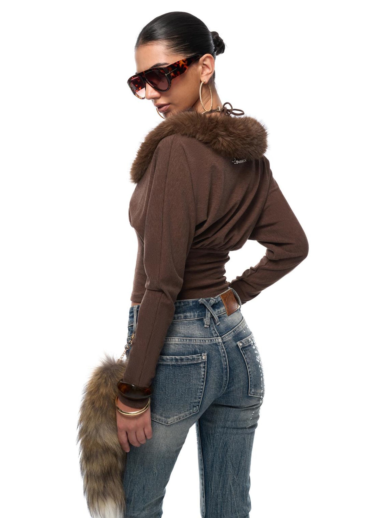 JYOSEI Fitted Knit Top With Detachable Fur Collar