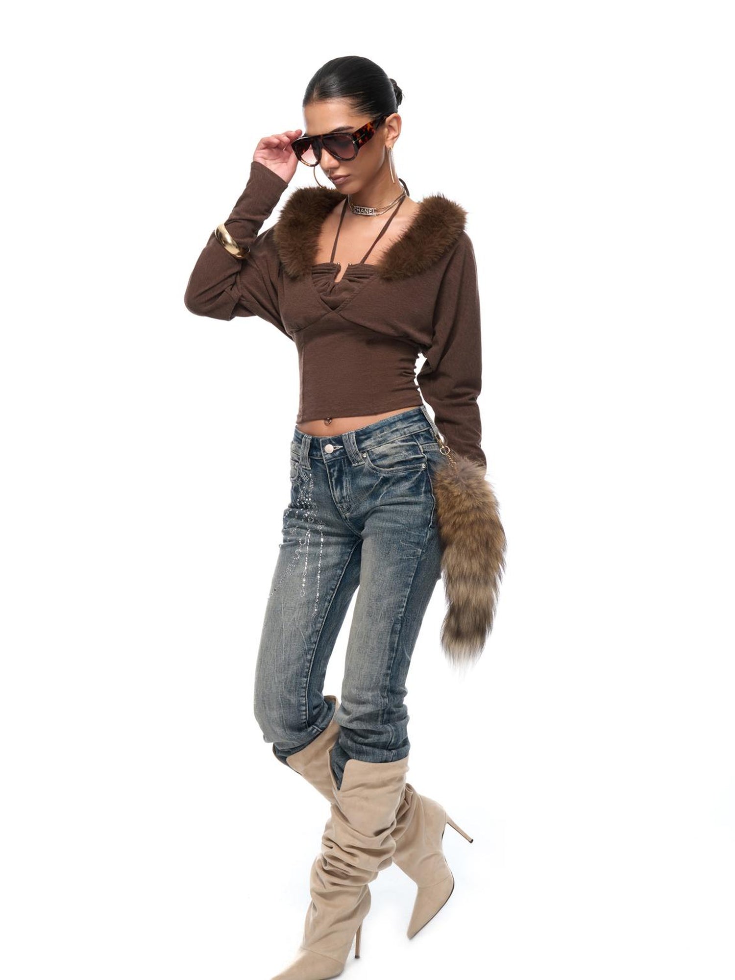 JYOSEI Fitted Knit Top With Detachable Fur Collar