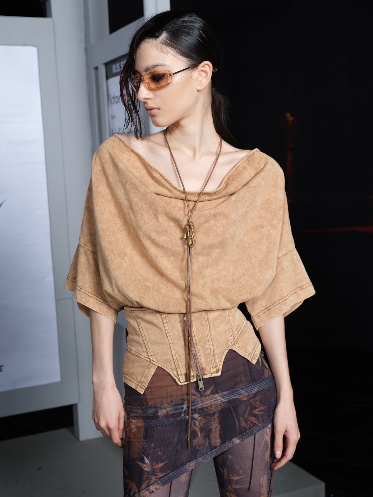UpdateNN NORTH NODE Distressed Waist Defining Zipper Tee