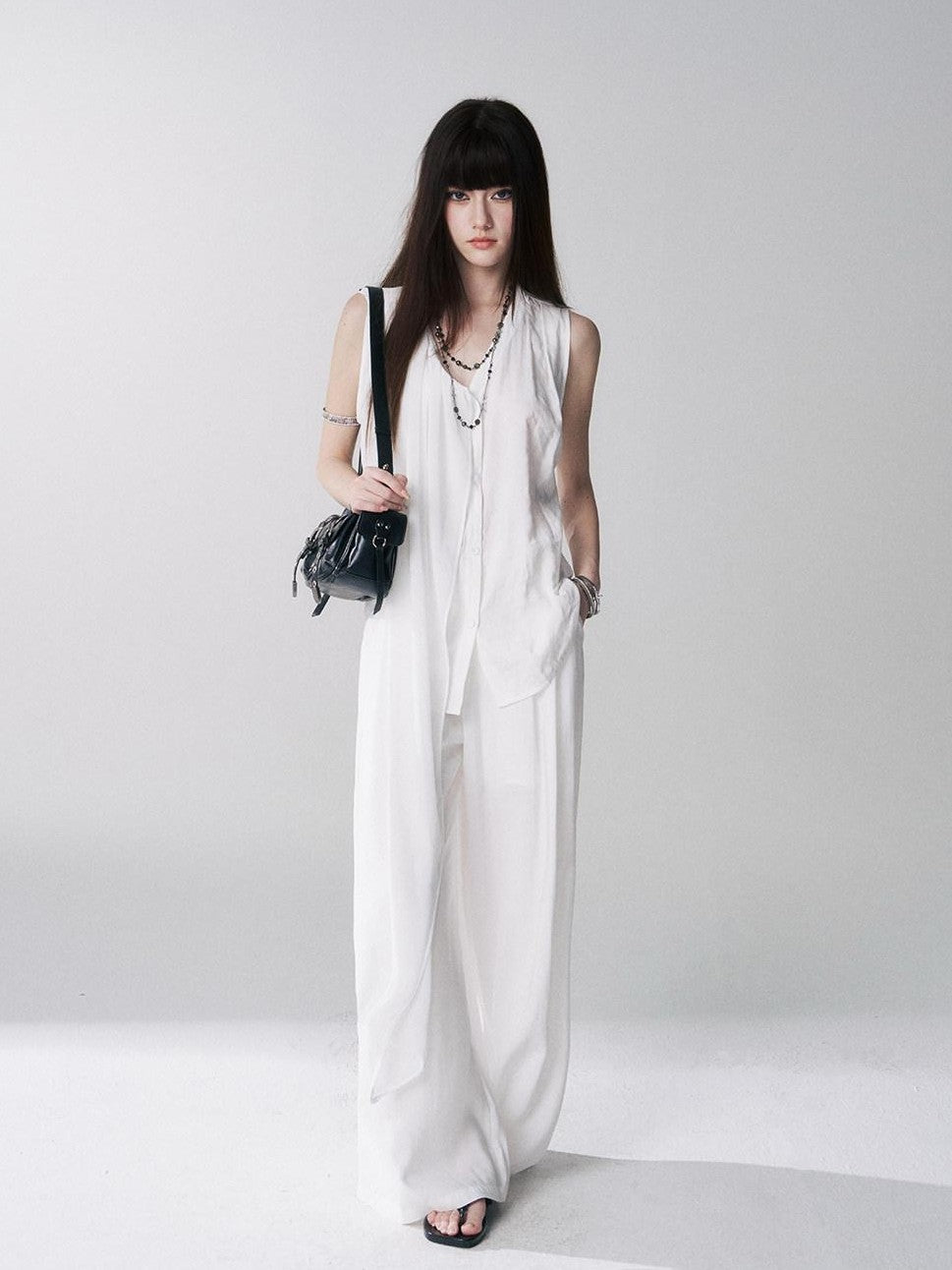 LADYGHOST Black Sleeveless Relaxed Fit Korean Women&