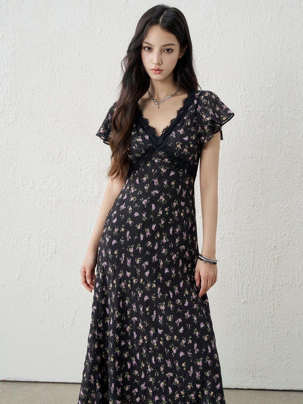 LADYGHOST Ethereal French Black V-neck Floral Women&