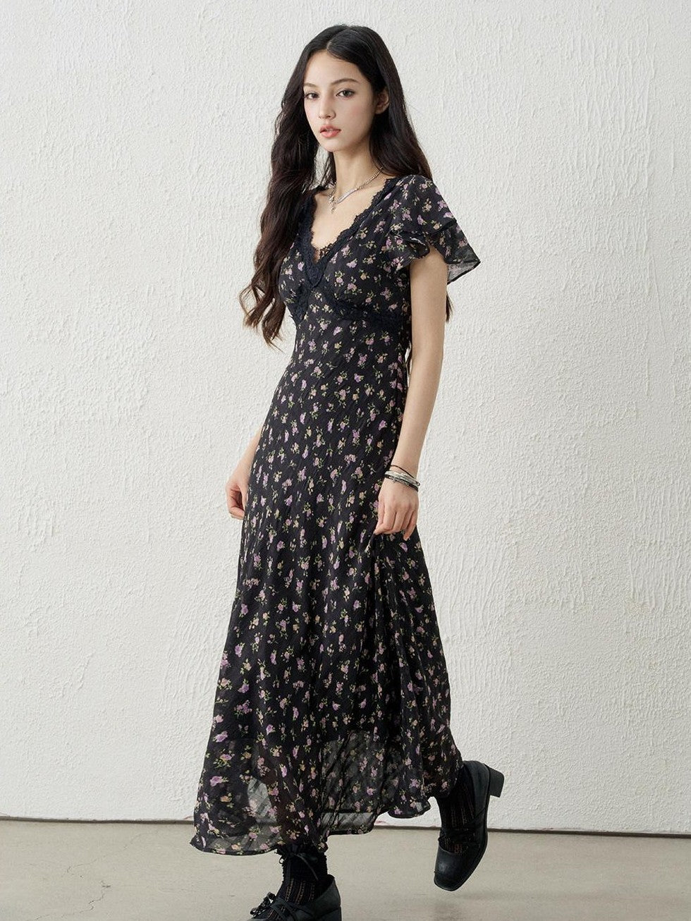 LADYGHOST Ethereal French Black V-neck Floral Women&