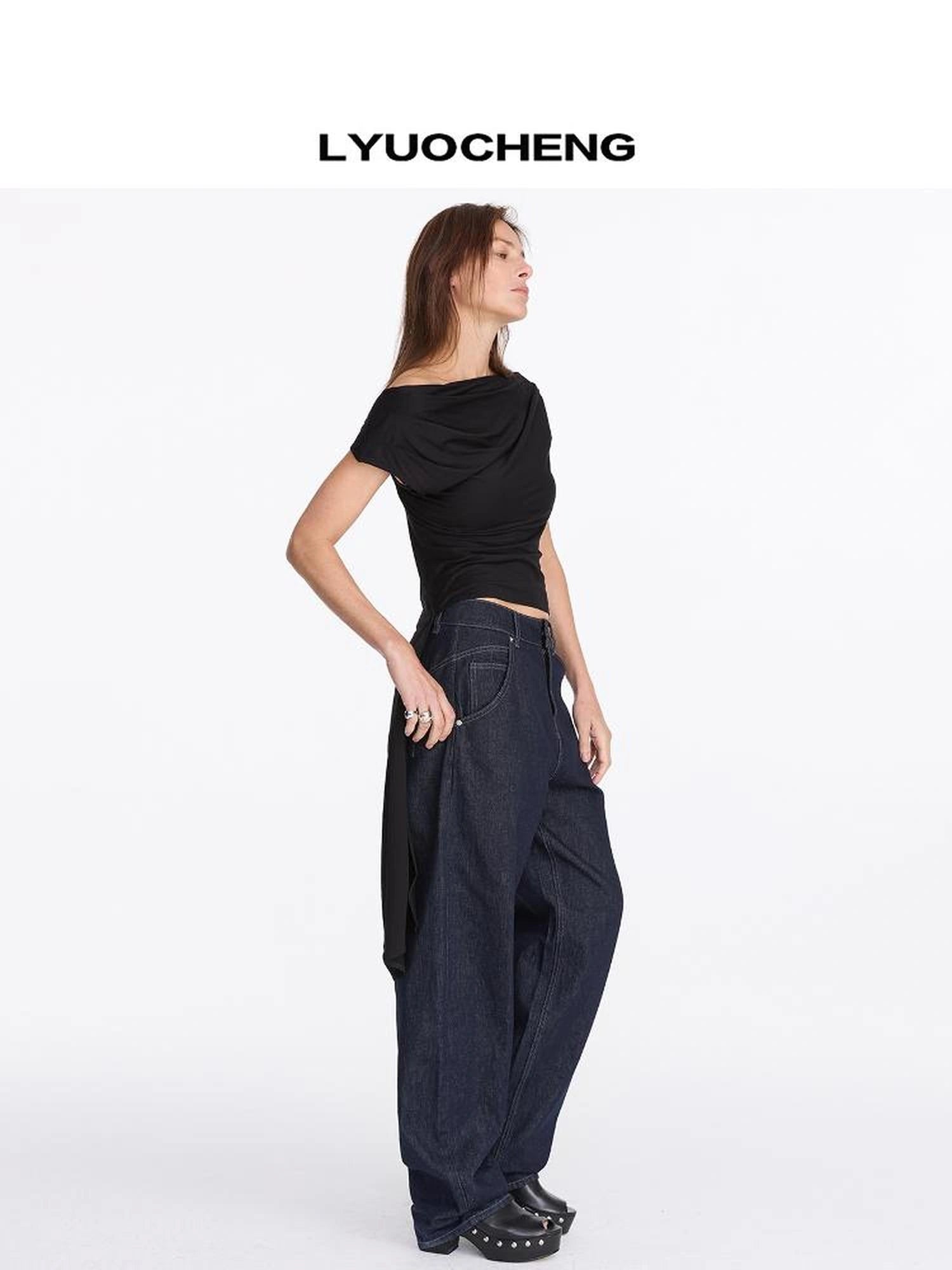 LYUOCHENG Asymmetric V-neck Sleeveless Top