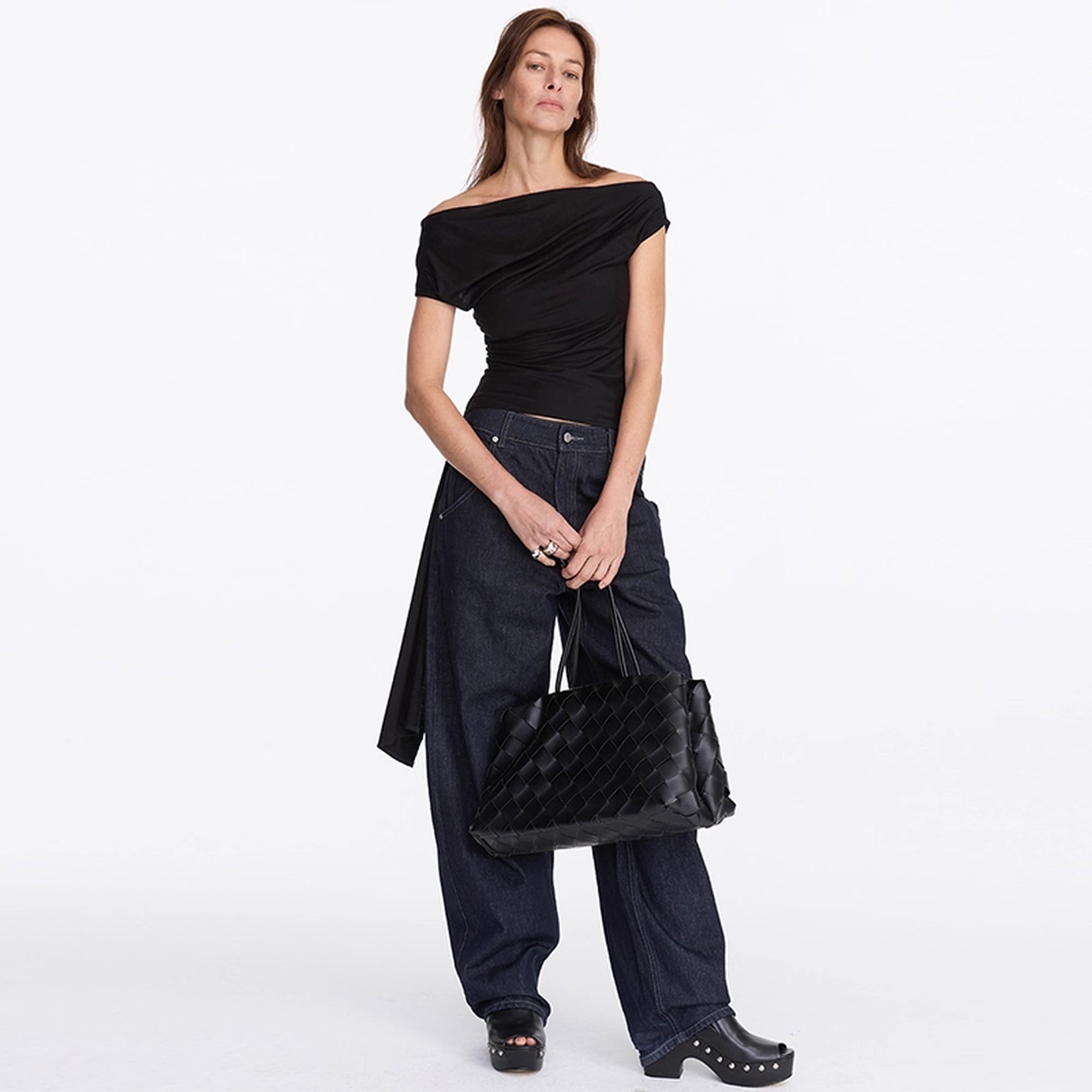 LYUOCHENG_Asymmetric_V-neck_Sleeveless_Top_MISSTT