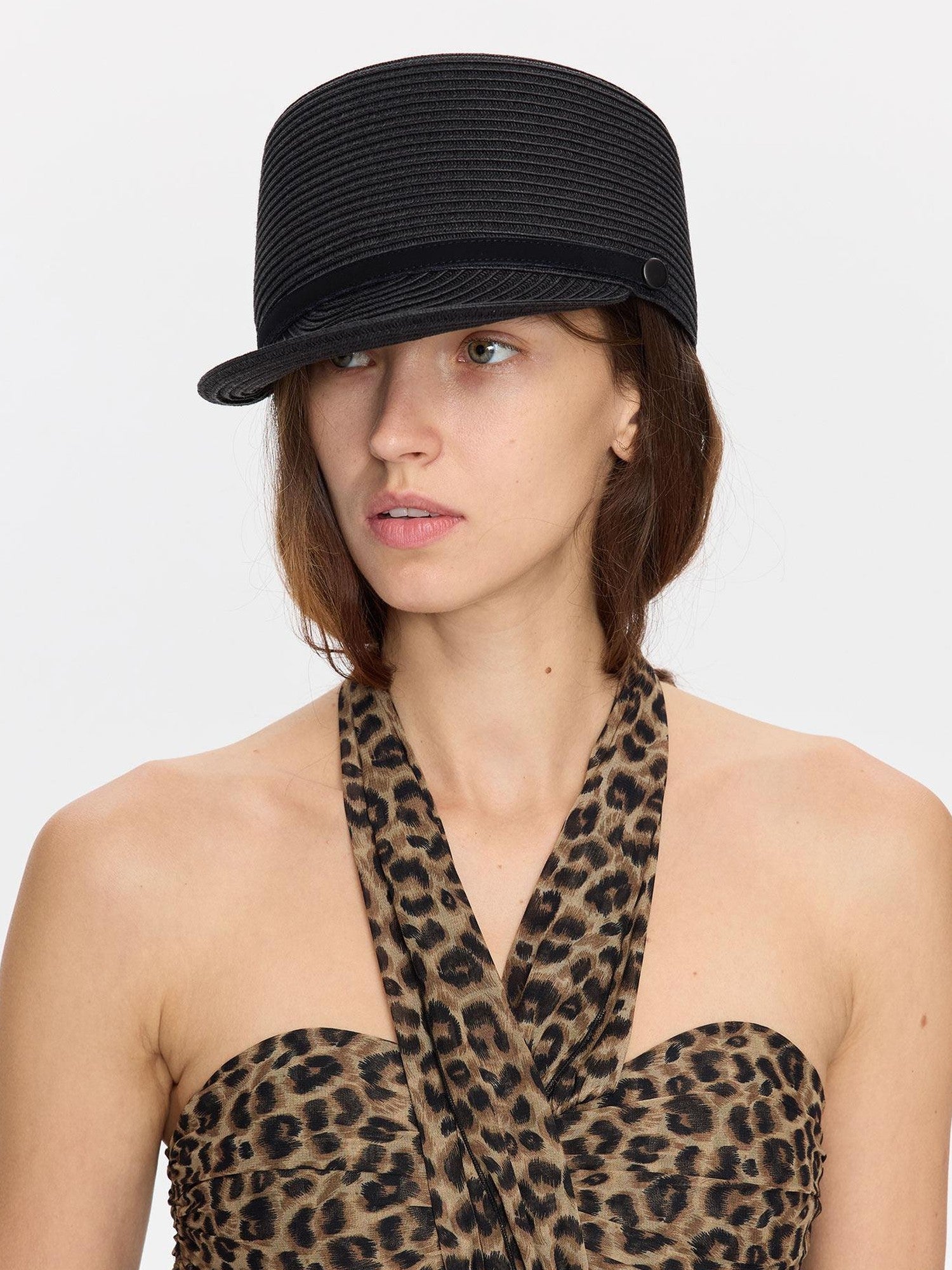 LYUOCHENG Black Breathable Woven Flat Top Wide Brim Riding Pleated Women&