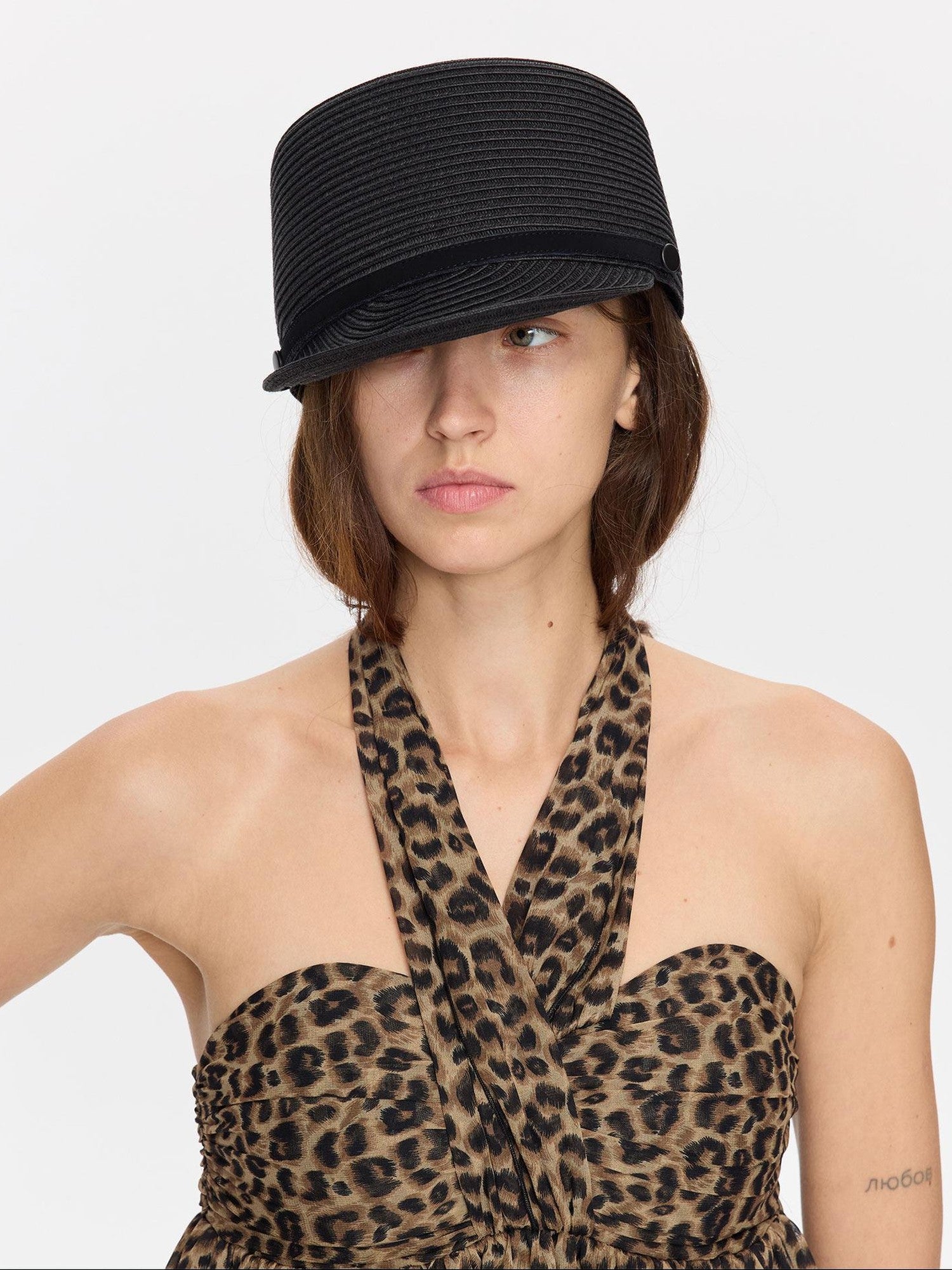 LYUOCHENG Black Breathable Woven Flat Top Wide Brim Riding Pleated Women&