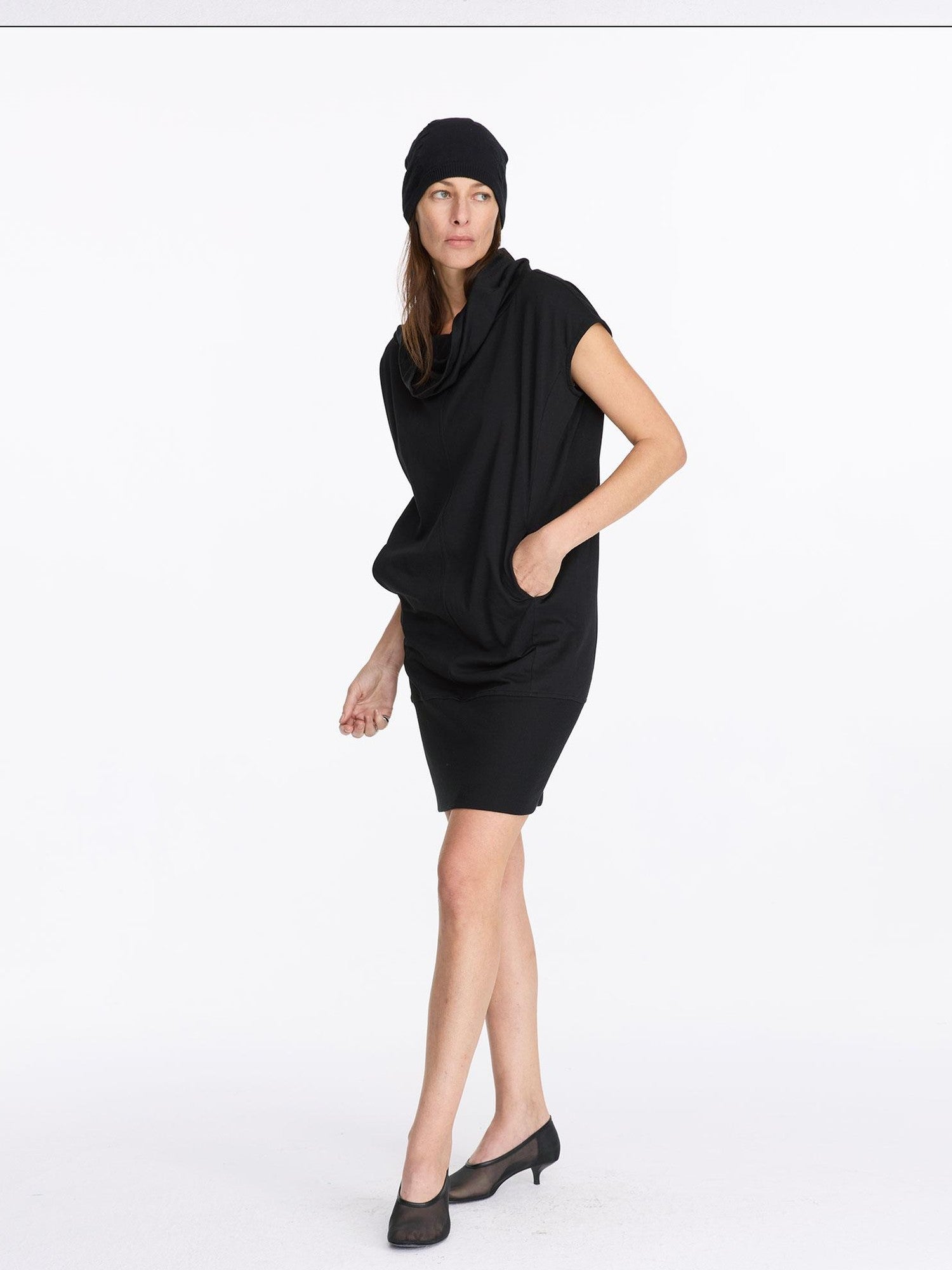 LYUOCHENG Black Scoop Neck H Cut Sleeveless Women&