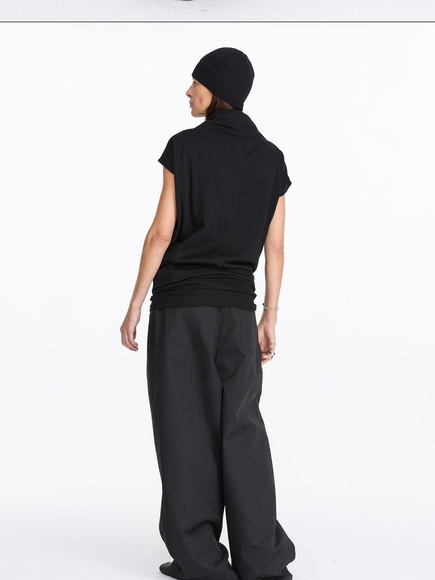 LYUOCHENG Black Scoop Neck H Cut Sleeveless Women&