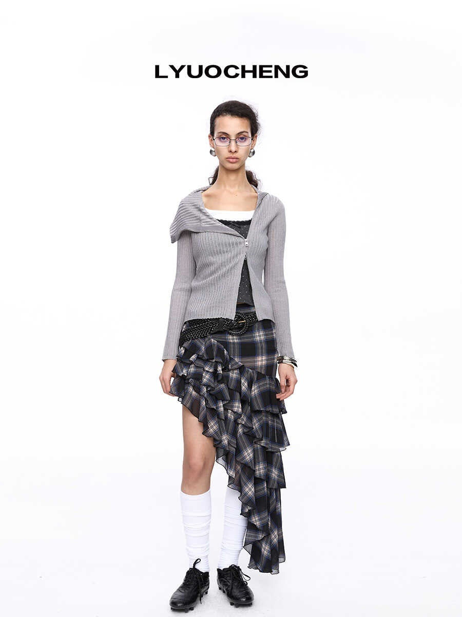 LYUOCHENG_Light_Grey_Asymmetric_Zip_Large_Lapel_Slim_Fit_Women&