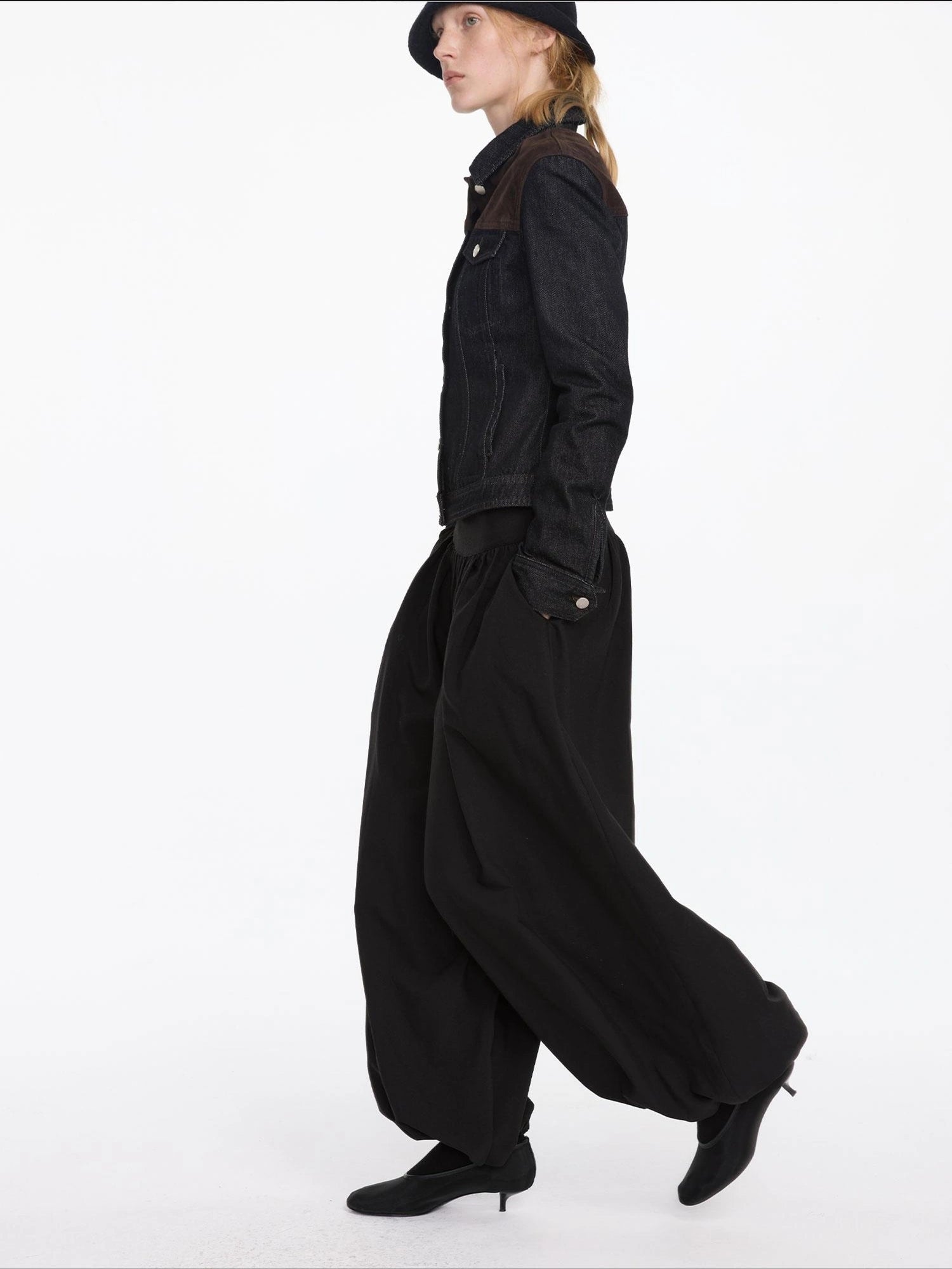 LYUOCHENG Loose Pleated Balloon Pants With Elastic Cuffs