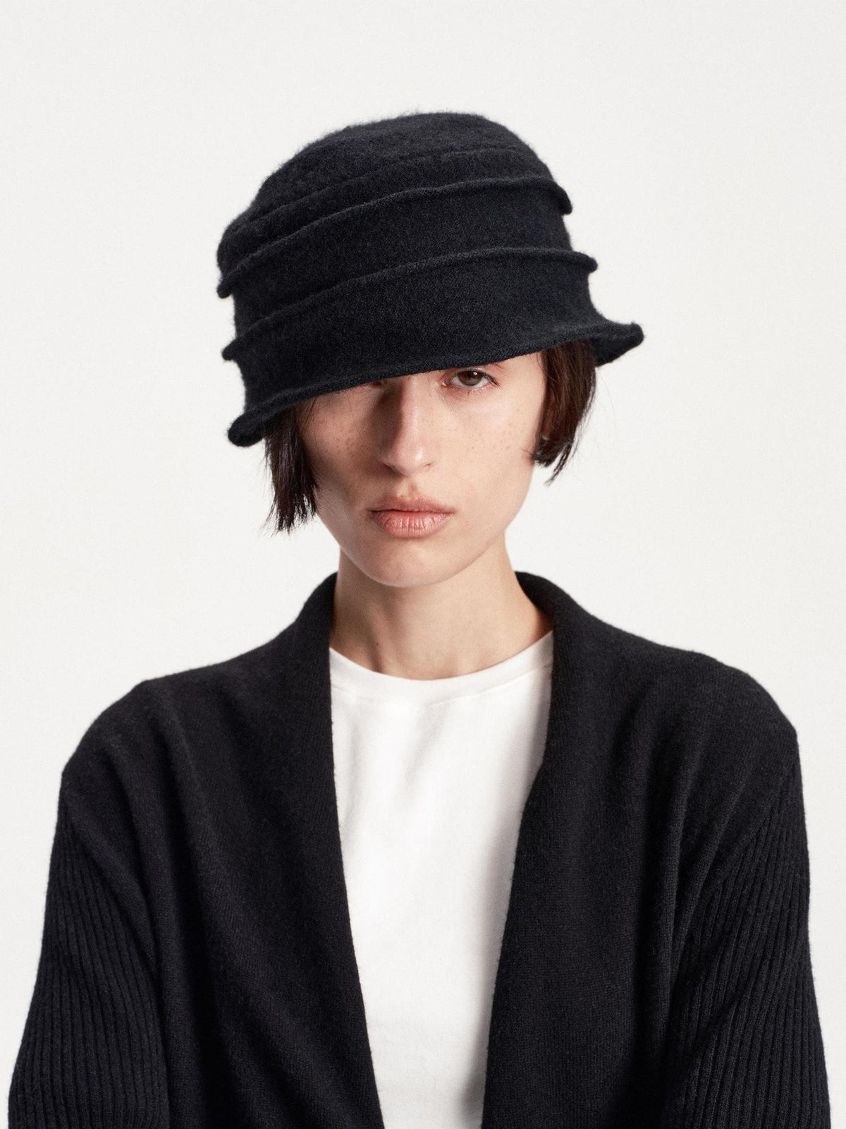 LYUOCHENG Pleated Round Crown Solid Color Wool Blend Warm Women&