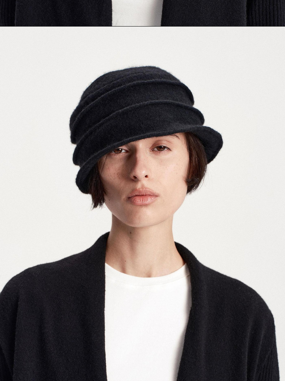 LYUOCHENG Pleated Round Crown Solid Color Wool Blend Warm Women&
