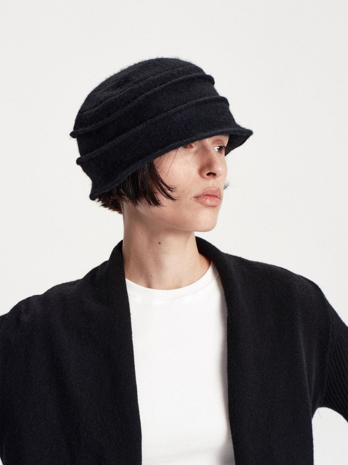 LYUOCHENG Pleated Round Crown Solid Color Wool Blend Warm Women&