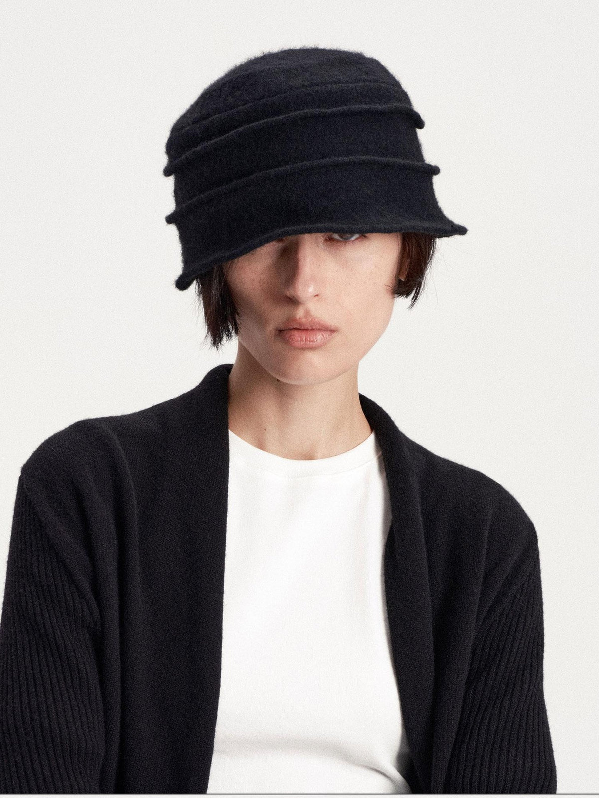 LYUOCHENG Pleated Round Crown Solid Color Wool Blend Warm Women&