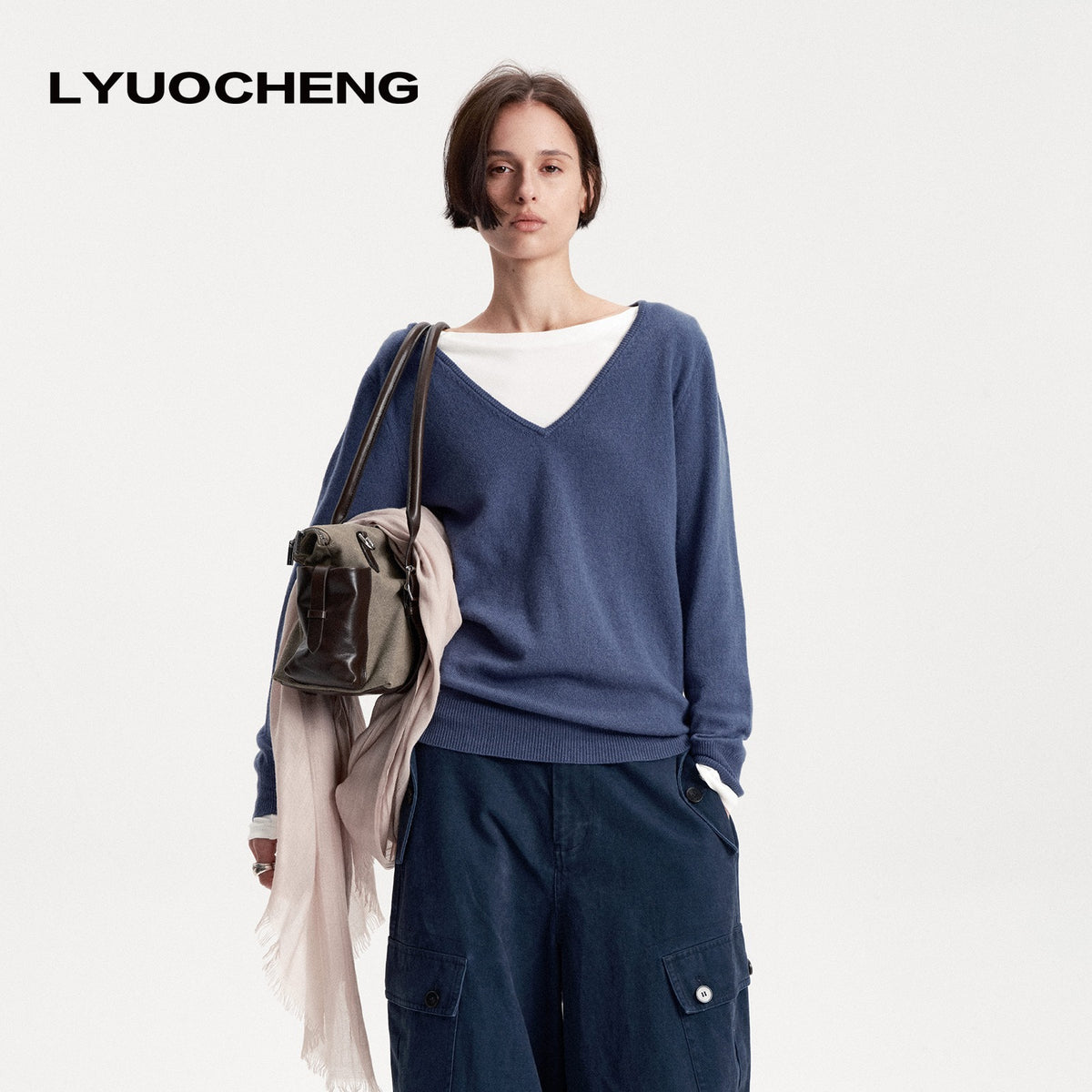 LYUOCHENG_Soft_Knit_Solid_V-neck_Women&