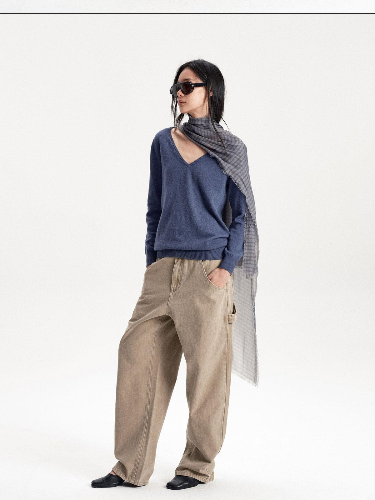 LYUOCHENG Soft Knit Solid V-neck Women&